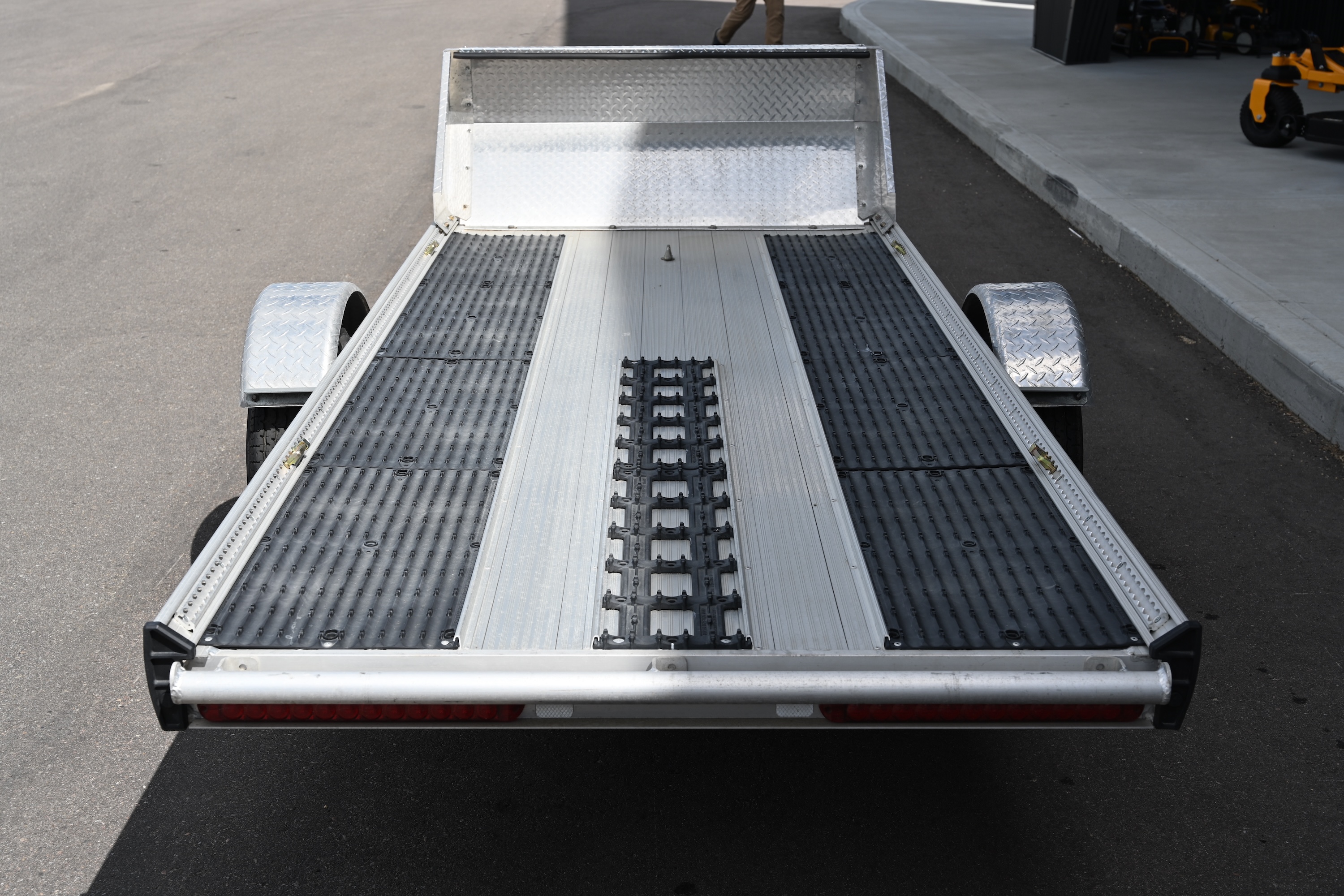 2024 Marlon Recreational Products Marlon Single Place 10' Tilt Trailer with Splash/Salt Guard - Photo 4