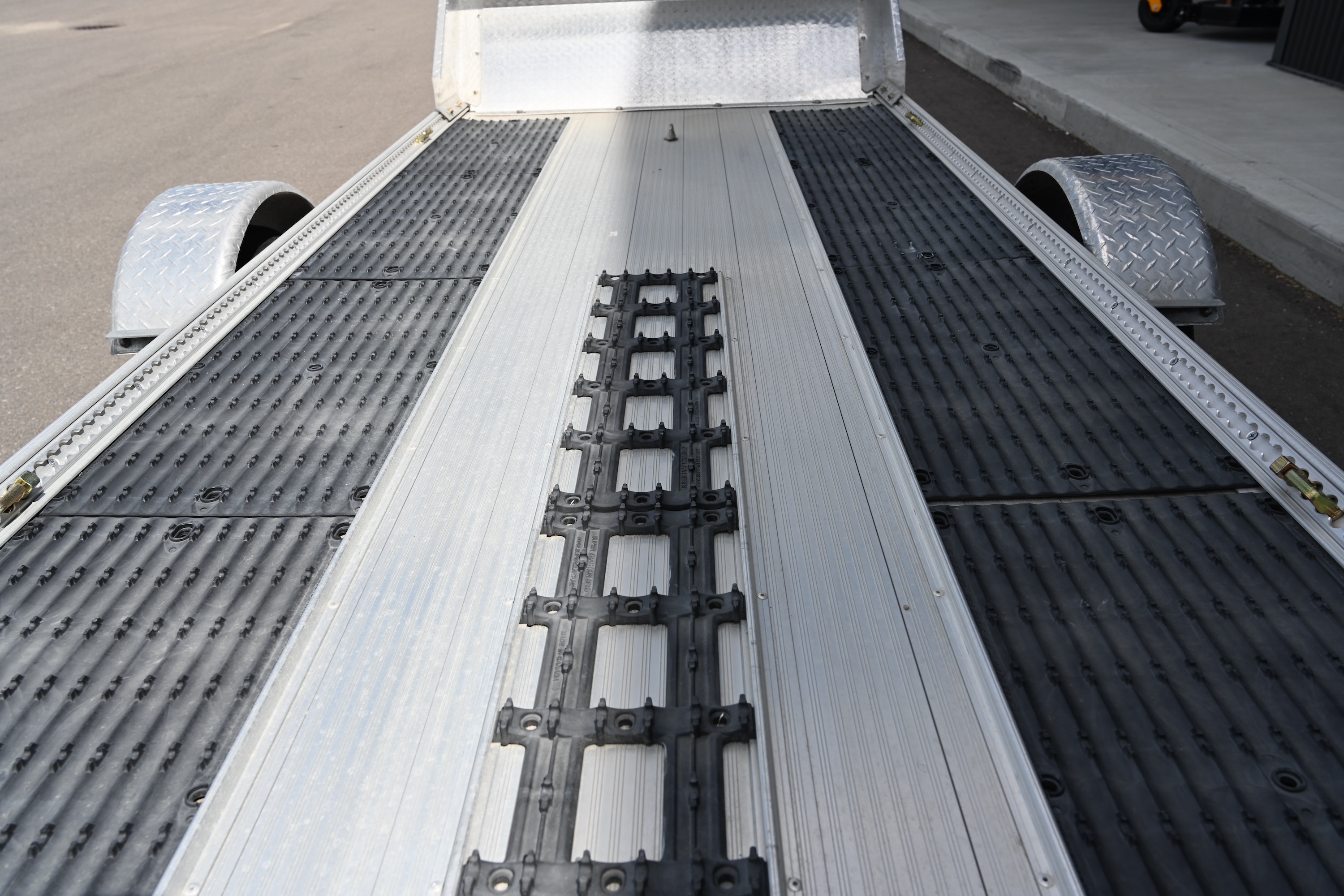 2024 Marlon Recreational Products Marlon Single Place 10' Tilt Trailer with Splash/Salt Guard - Photo 9