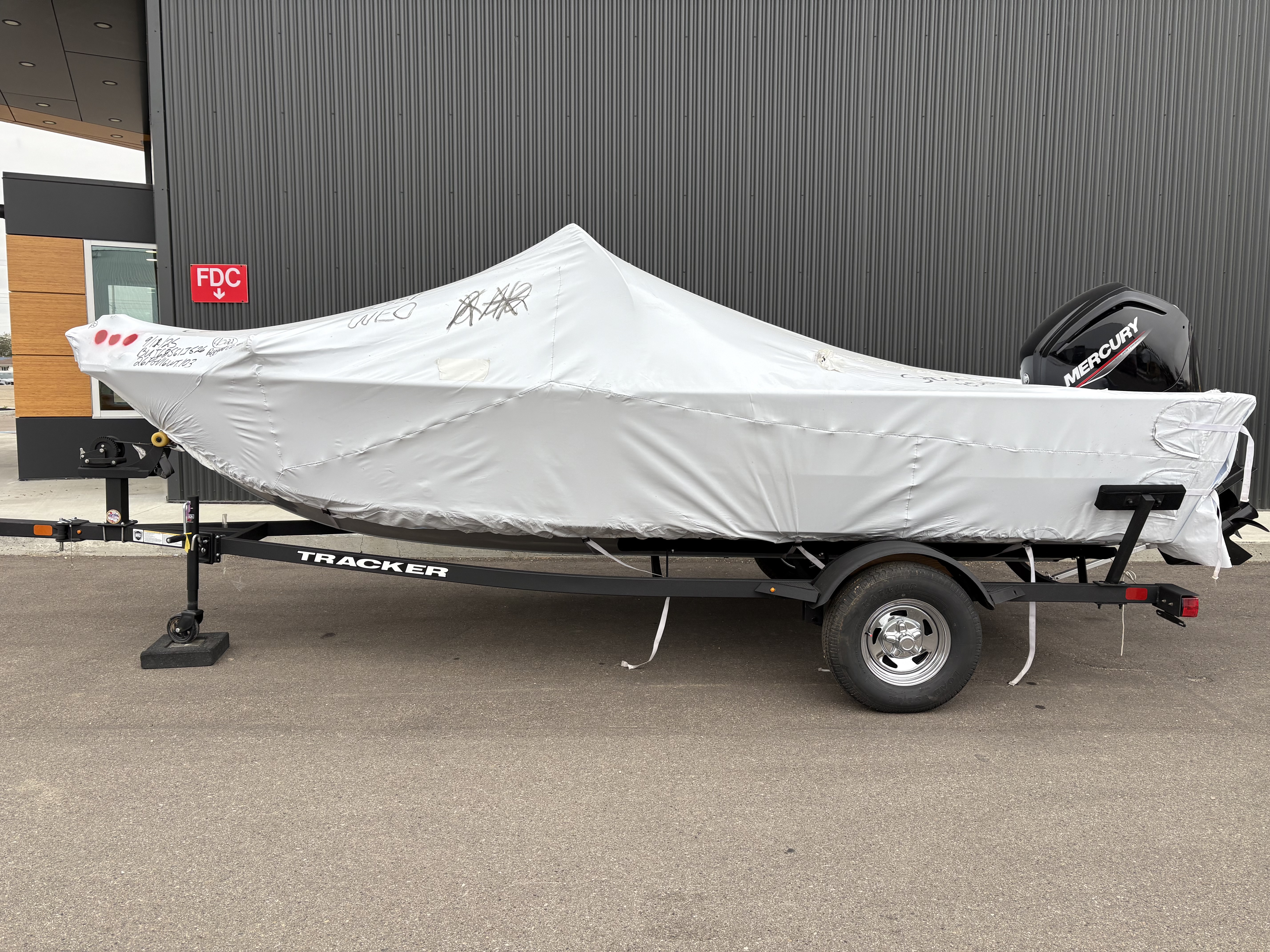 2026 Tracker Boats PRO GUIDE V16 WT - Photo 3