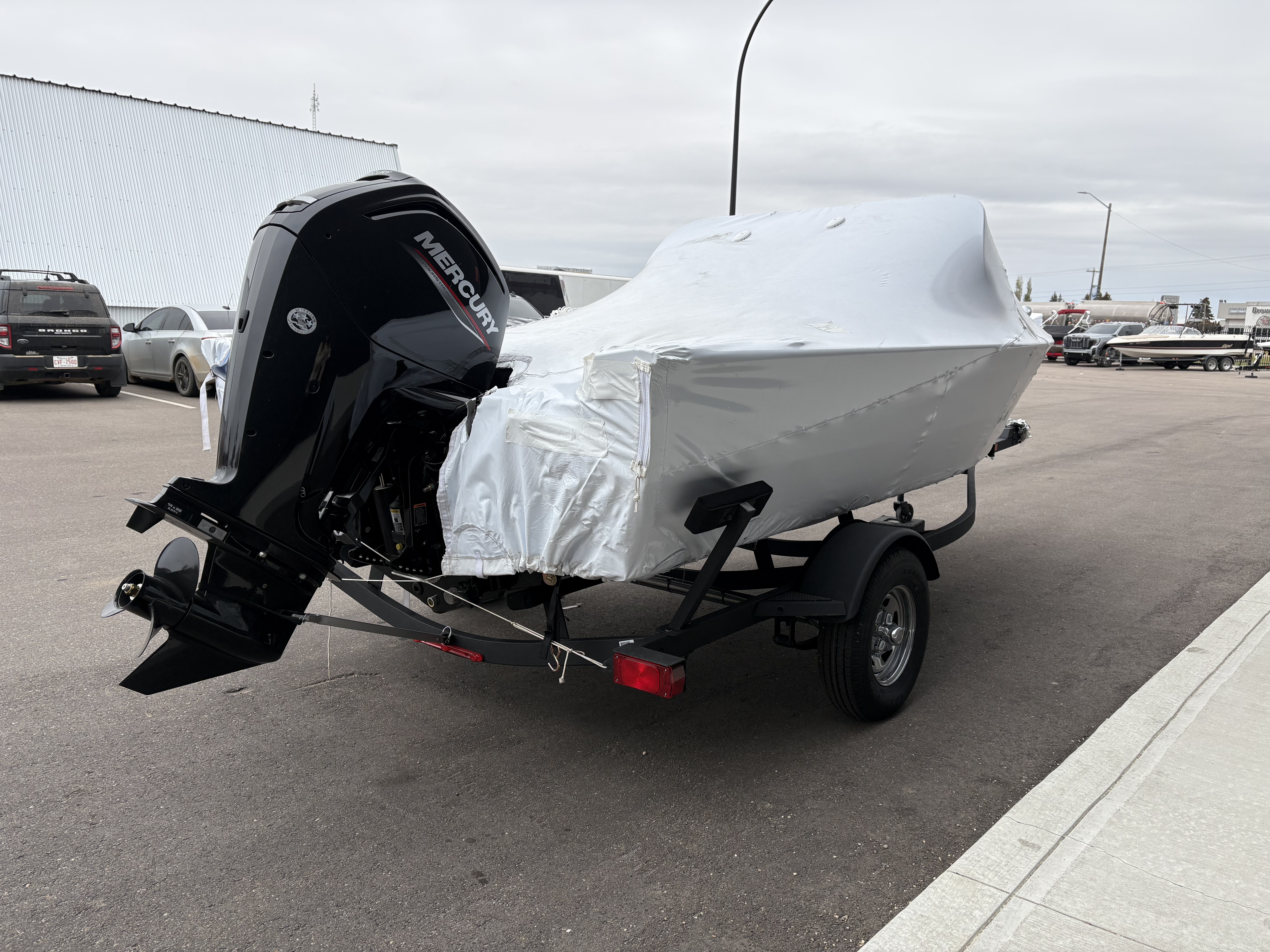 2026 Tracker Boats PRO GUIDE V16 WT - Photo 6