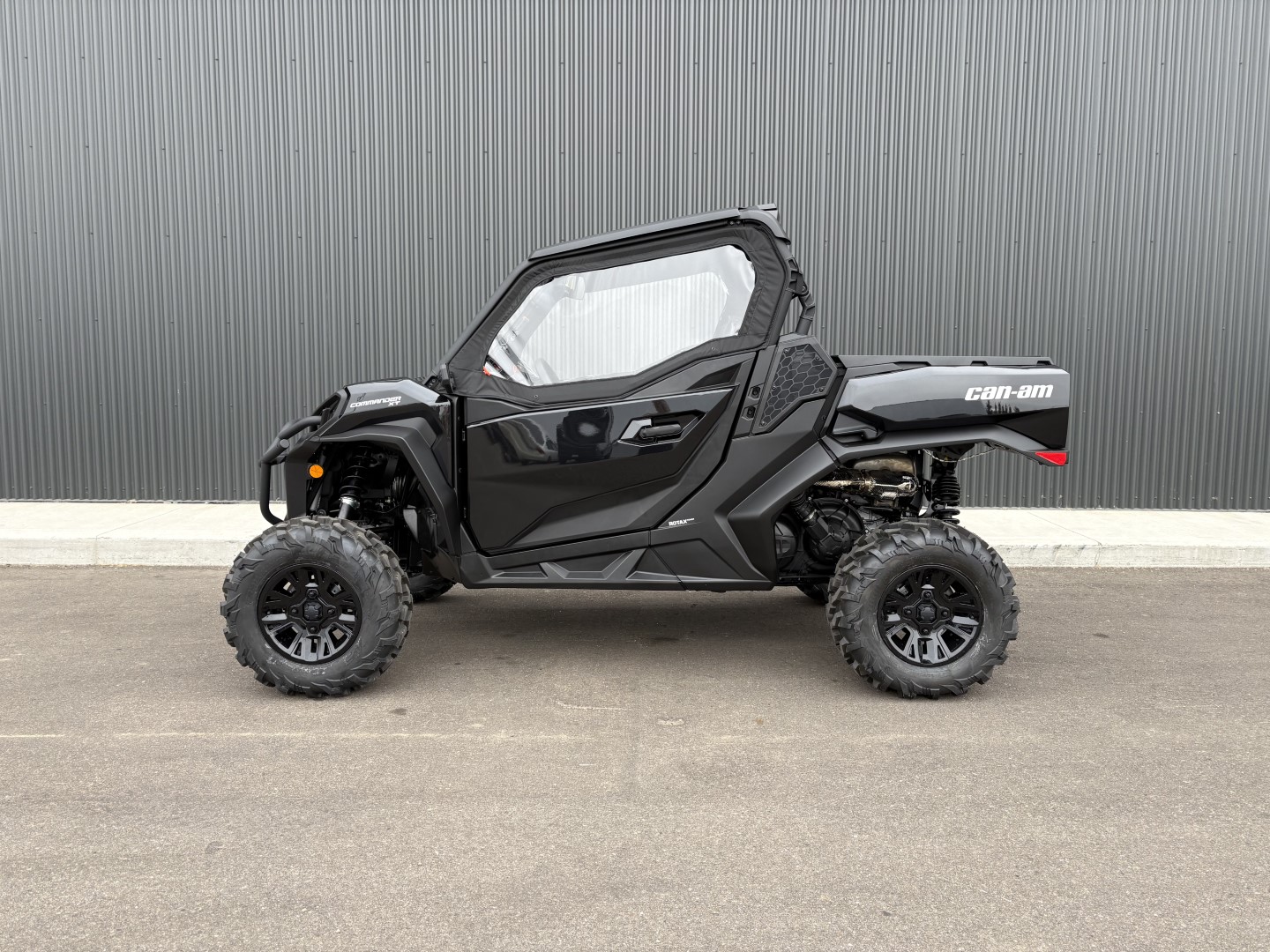 2026 Can-Am Commander XT 1000R  6GTD - Photo 2