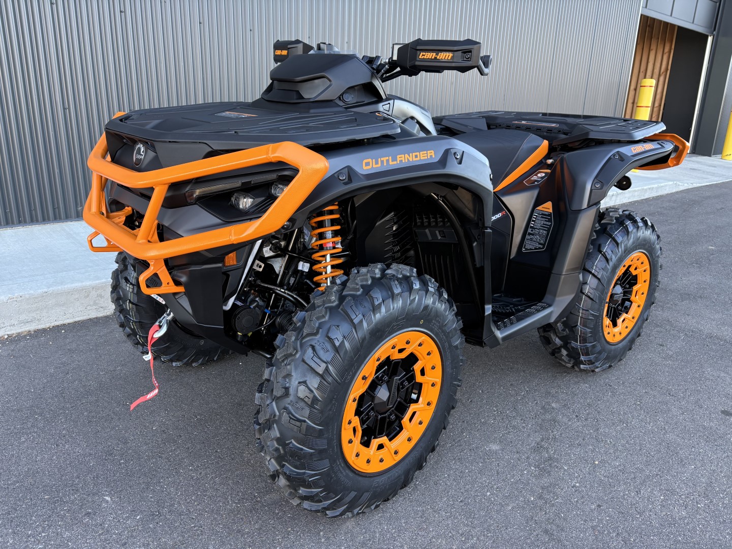 2026 Can-Am Outlander XT-P 1000R with Smart-Shox & 10.25 in. infotainment  4HTJ