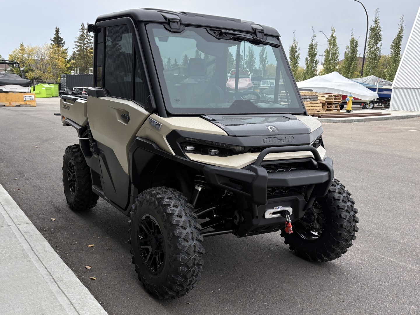2026 Can-Am DEFENDER LIMITED CAB HD11  8JTE - Photo 6