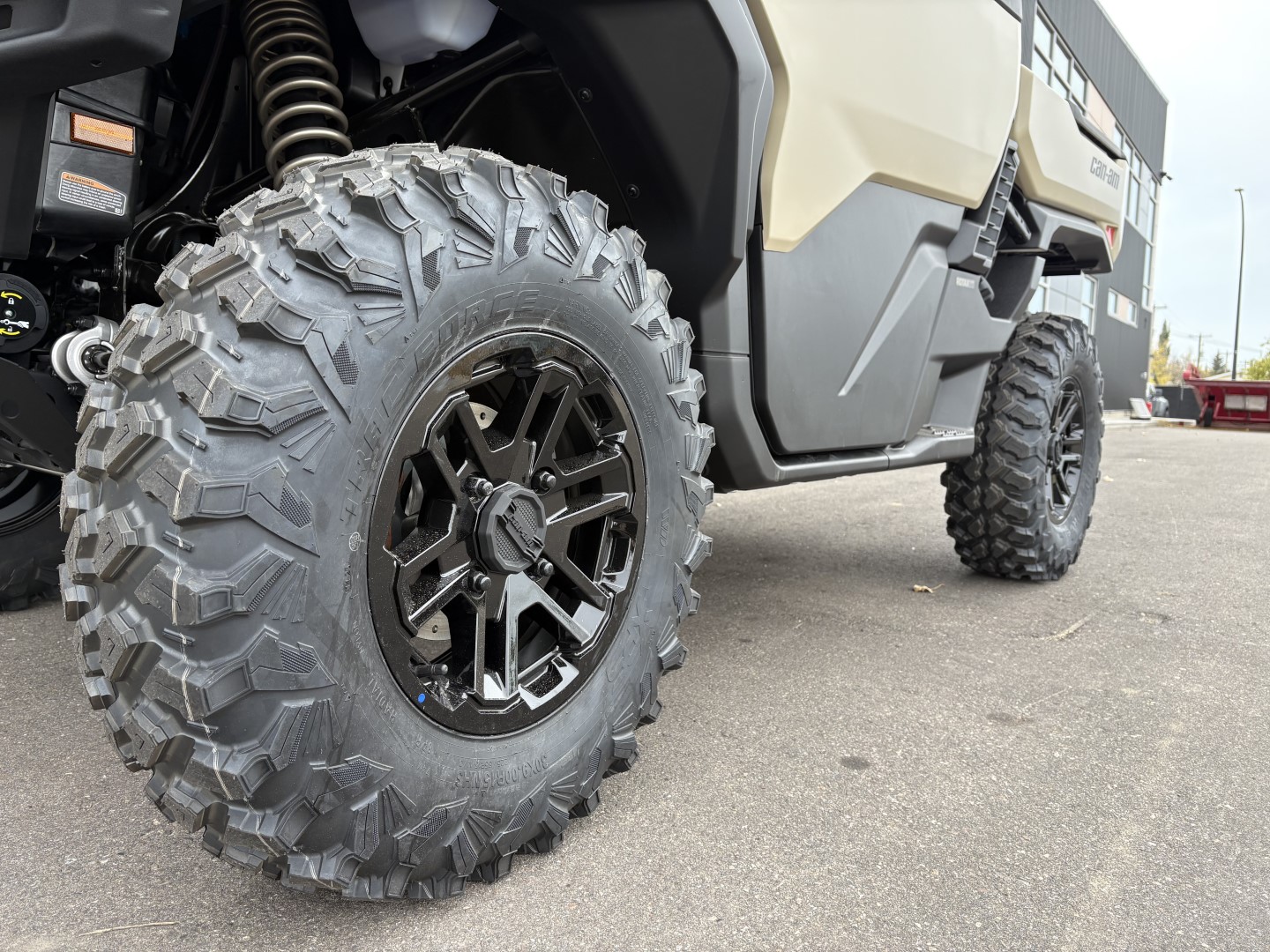 2026 Can-Am DEFENDER LIMITED CAB HD11  8JTE - Photo 10