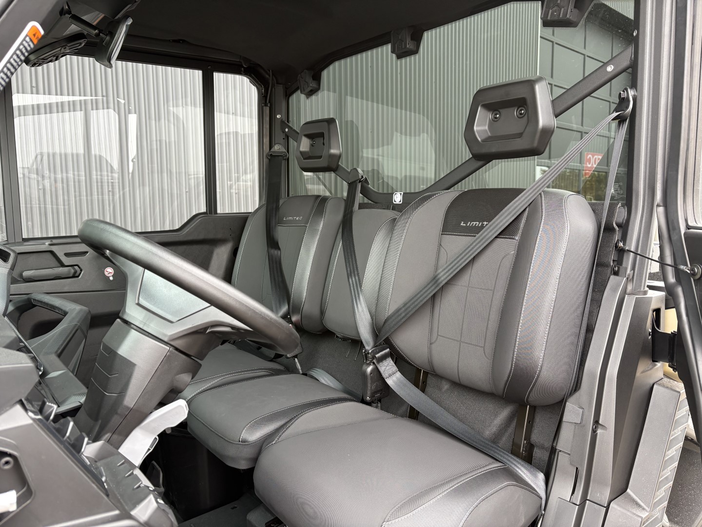 2026 Can-Am DEFENDER LIMITED CAB HD11  8JTE - Photo 11