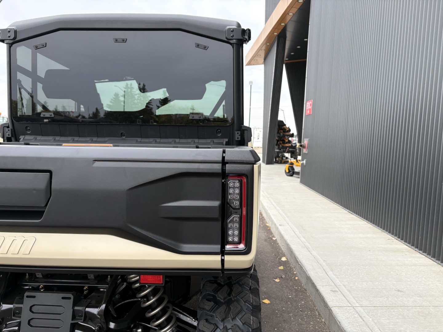 2026 Can-Am DEFENDER LIMITED CAB HD11  8JTE - Photo 15
