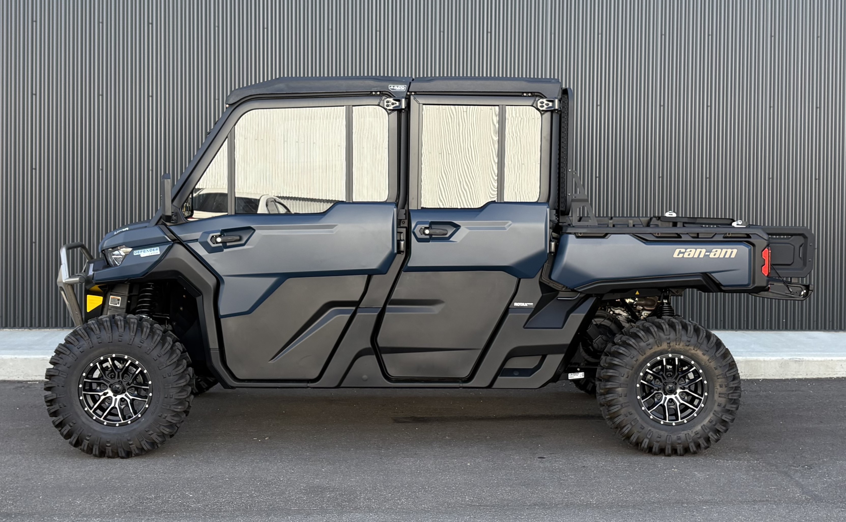 2025 Can-Am Defender MAX LIMITED CAB HD10  6MSD - Photo 2