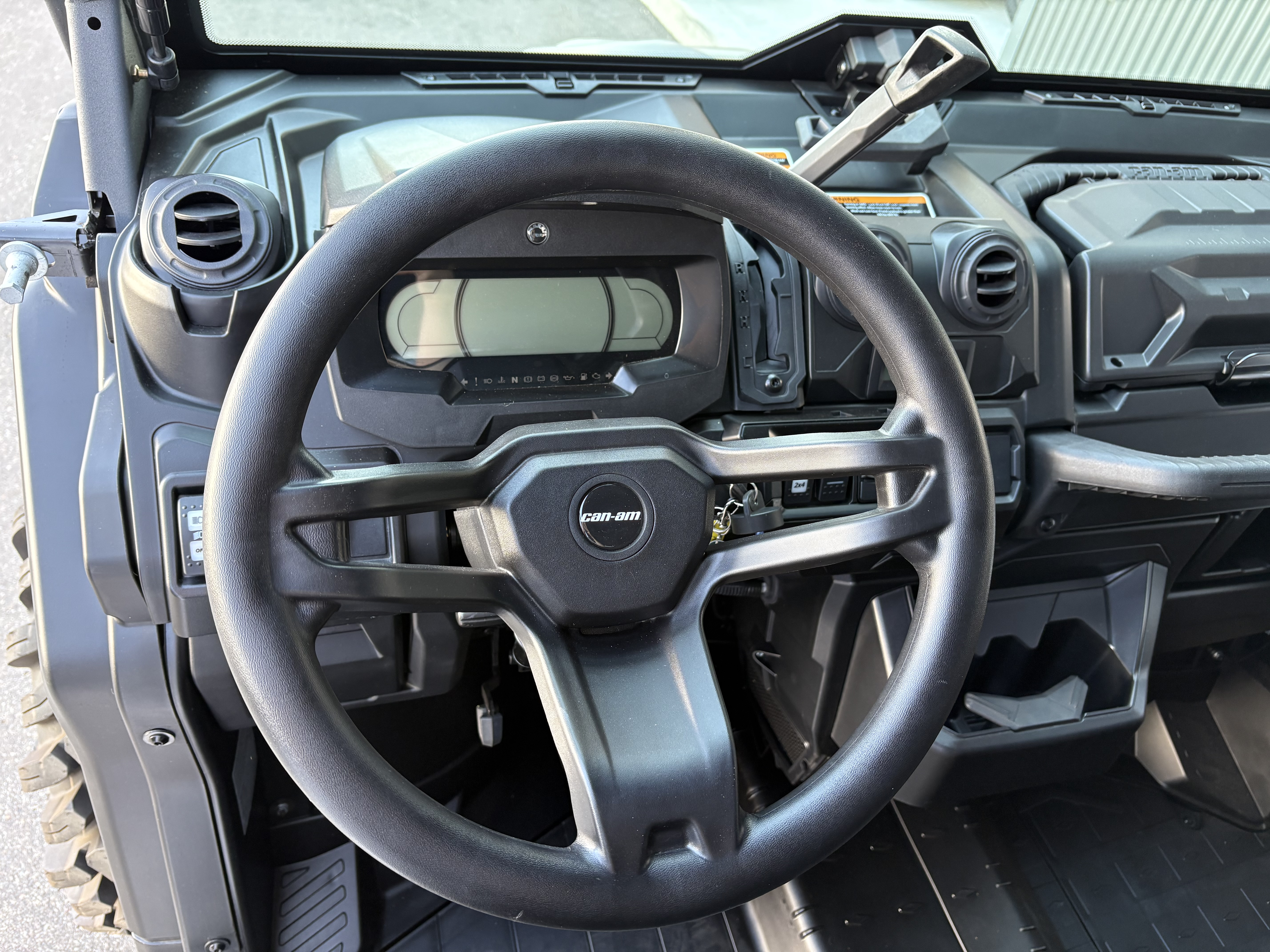 2025 Can-Am Defender MAX LIMITED CAB HD10  6MSD - Photo 18