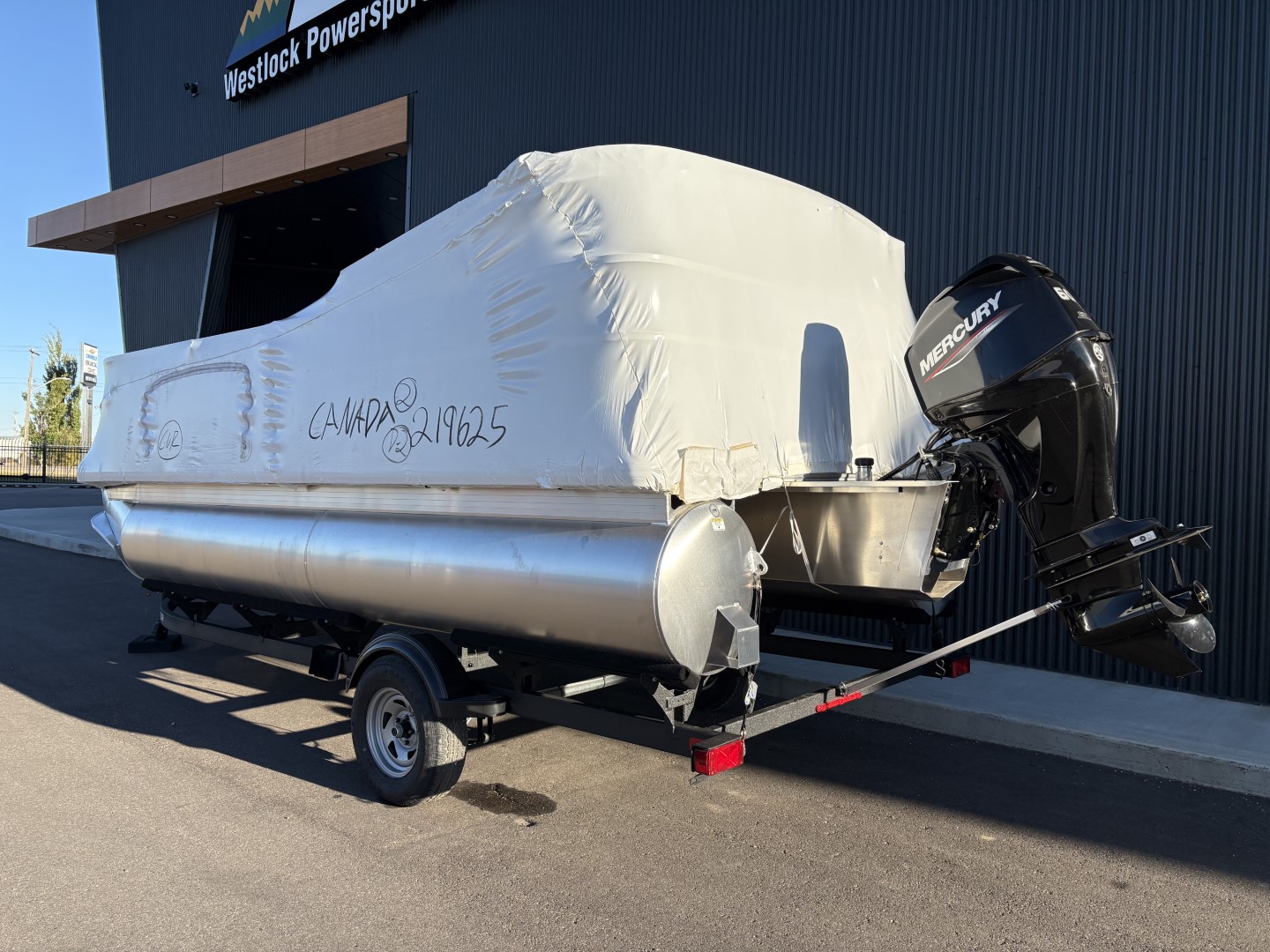 2026 Sun Tracker Party Barge® 18 DLX-B086947 - Photo 4