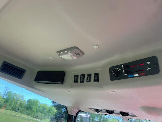 2024 Mahindra Mahindra 1640 HST Cab - Photo 7