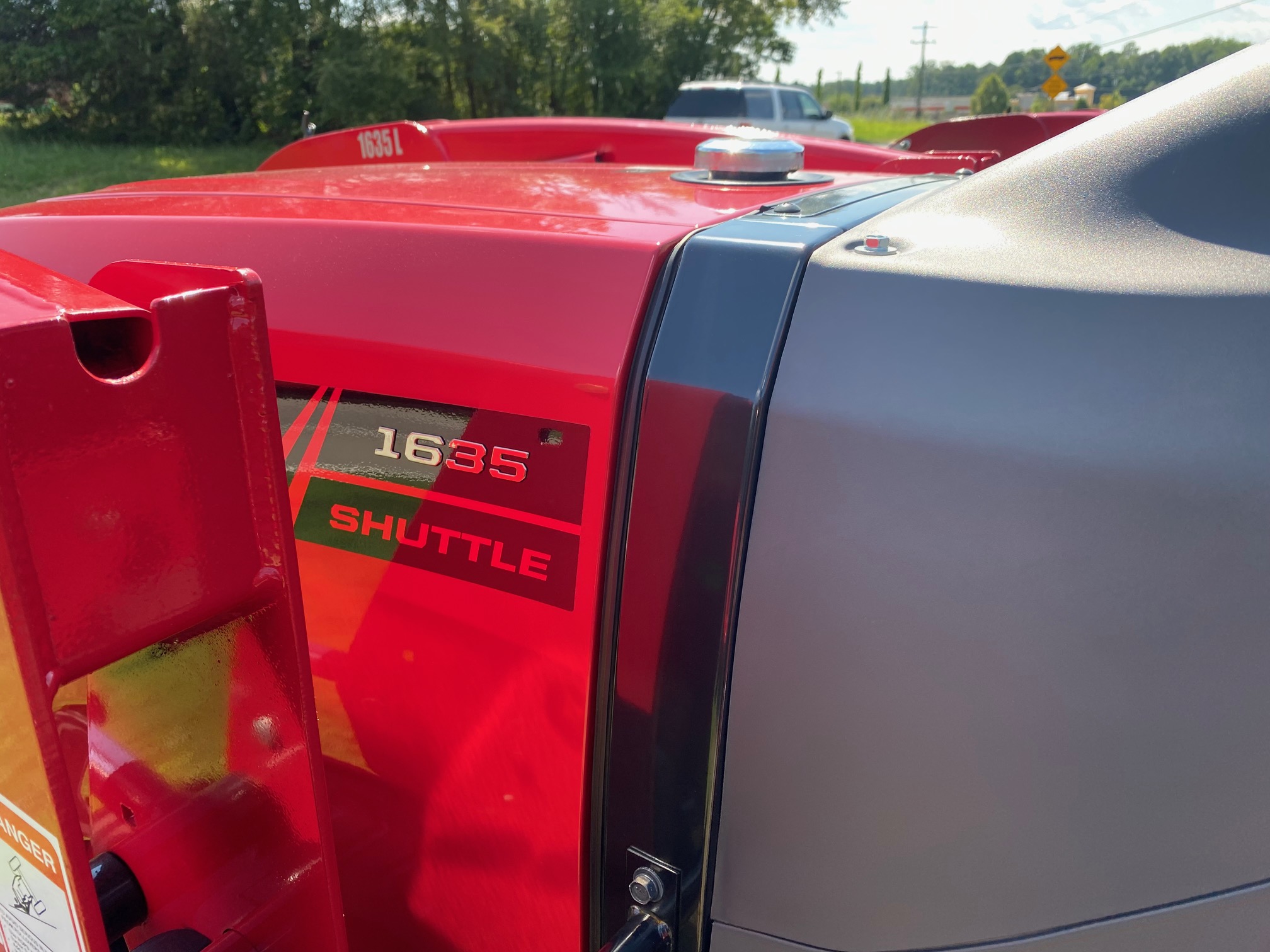 2024 Mahindra Mahindra 1635 SST - Photo 7