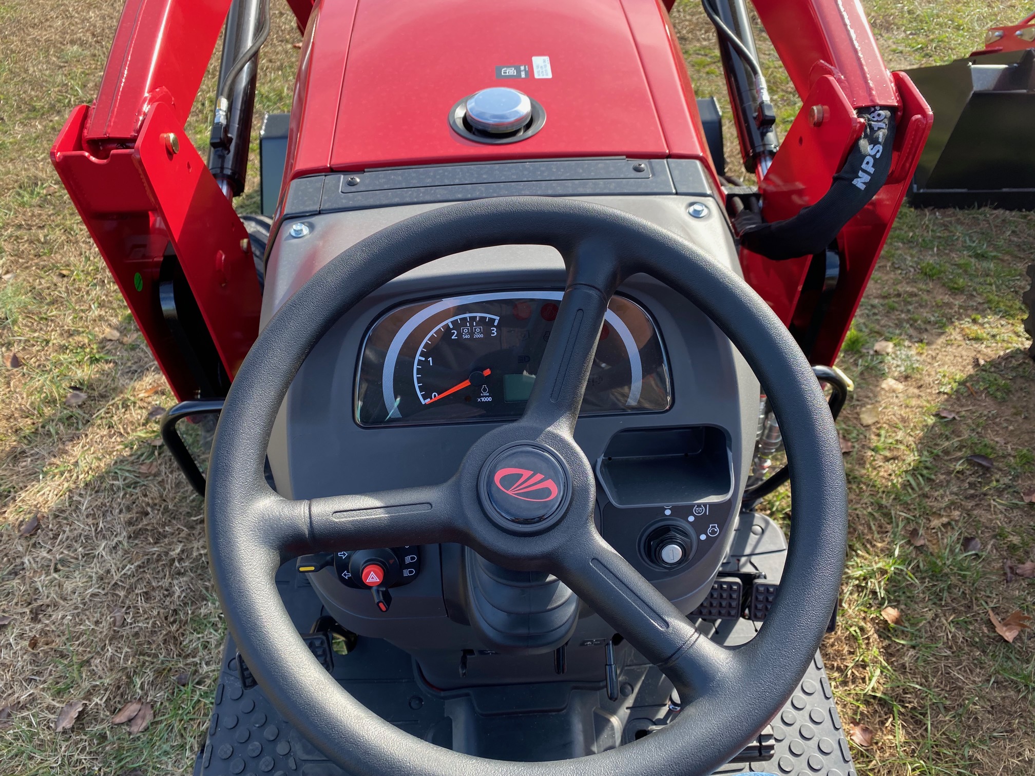 2024 Mahindra 1640 HST - Photo 8