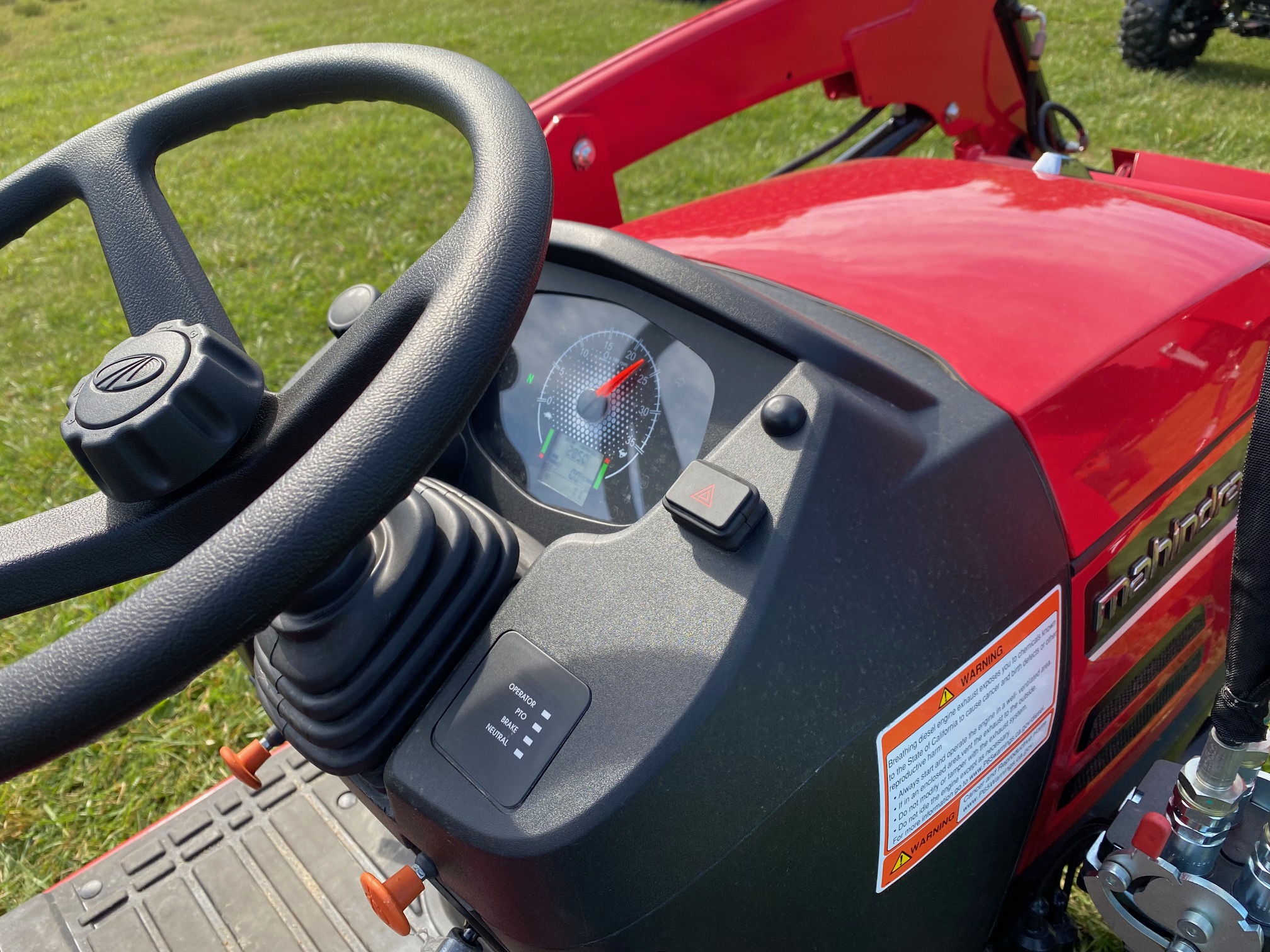 2024 Mahindra 1100 Series 1126 HST - Photo 7