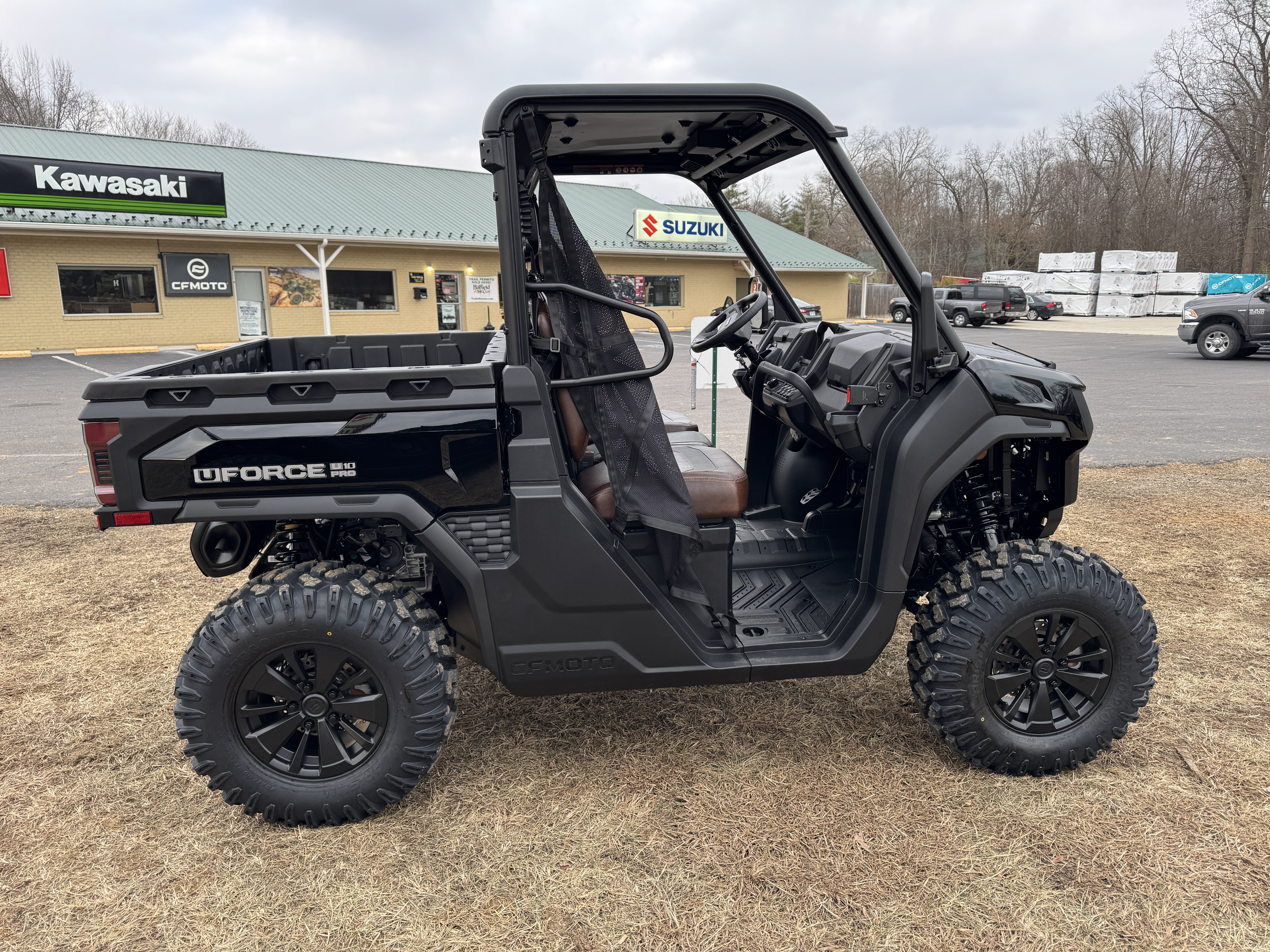 2025 CFMOTO UFORCE U10 Pro - Photo 5