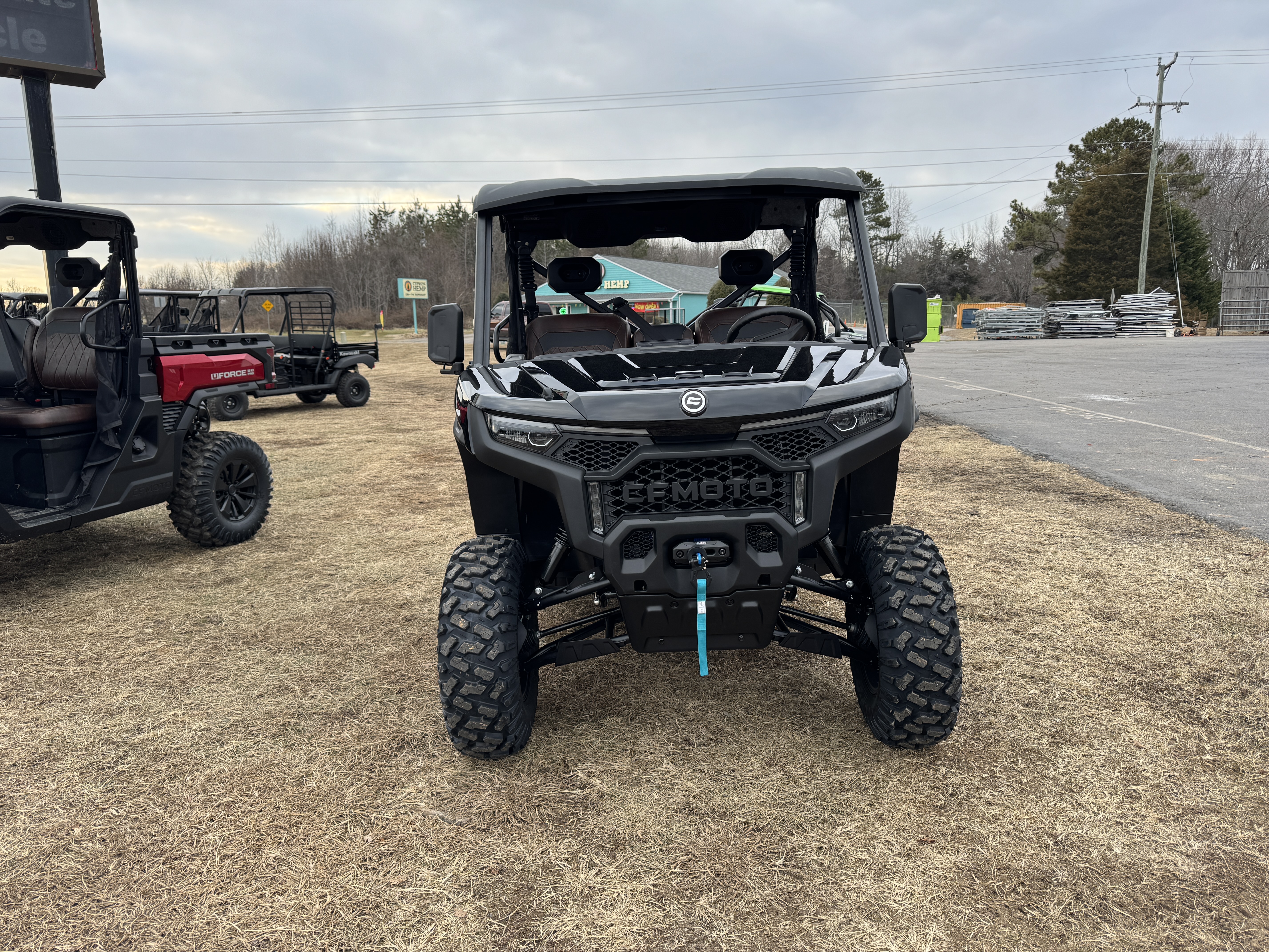2025 CFMOTO UFORCE U10 Pro - Photo 7