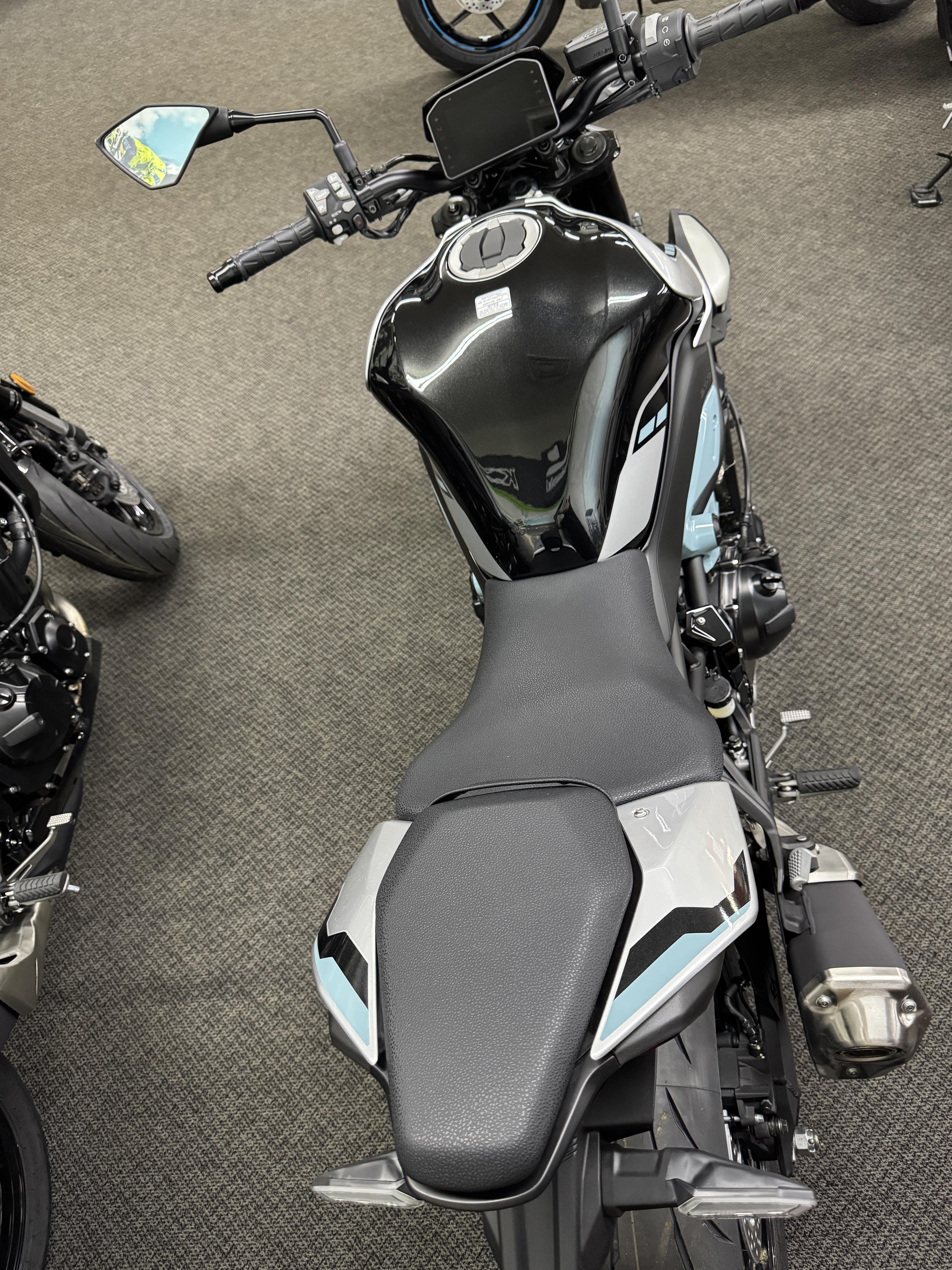 2025 Kawasaki Z900 ABS - Photo 3