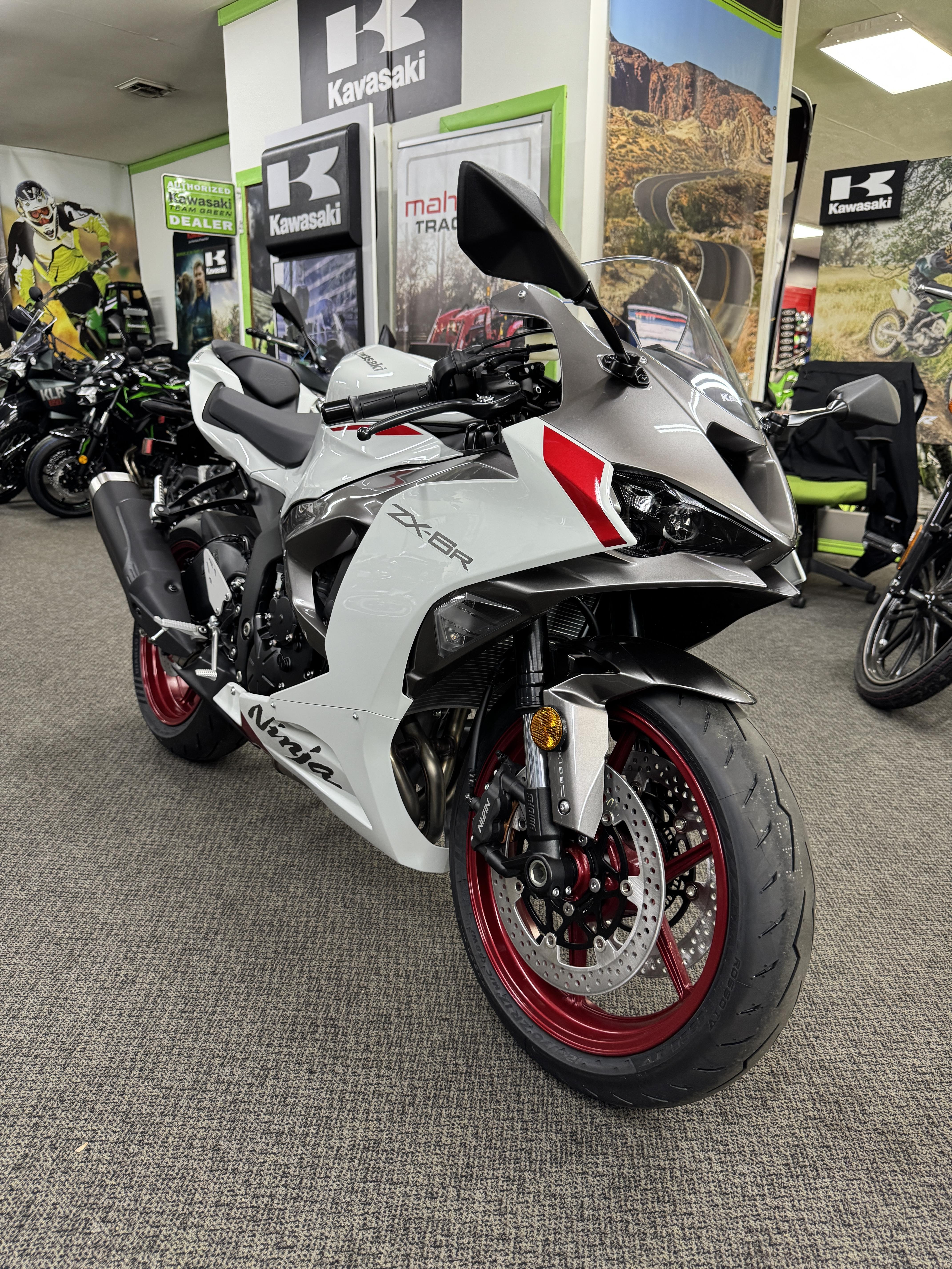 2025 Kawasaki Ninja® ZX™-6R ABS - Photo 2