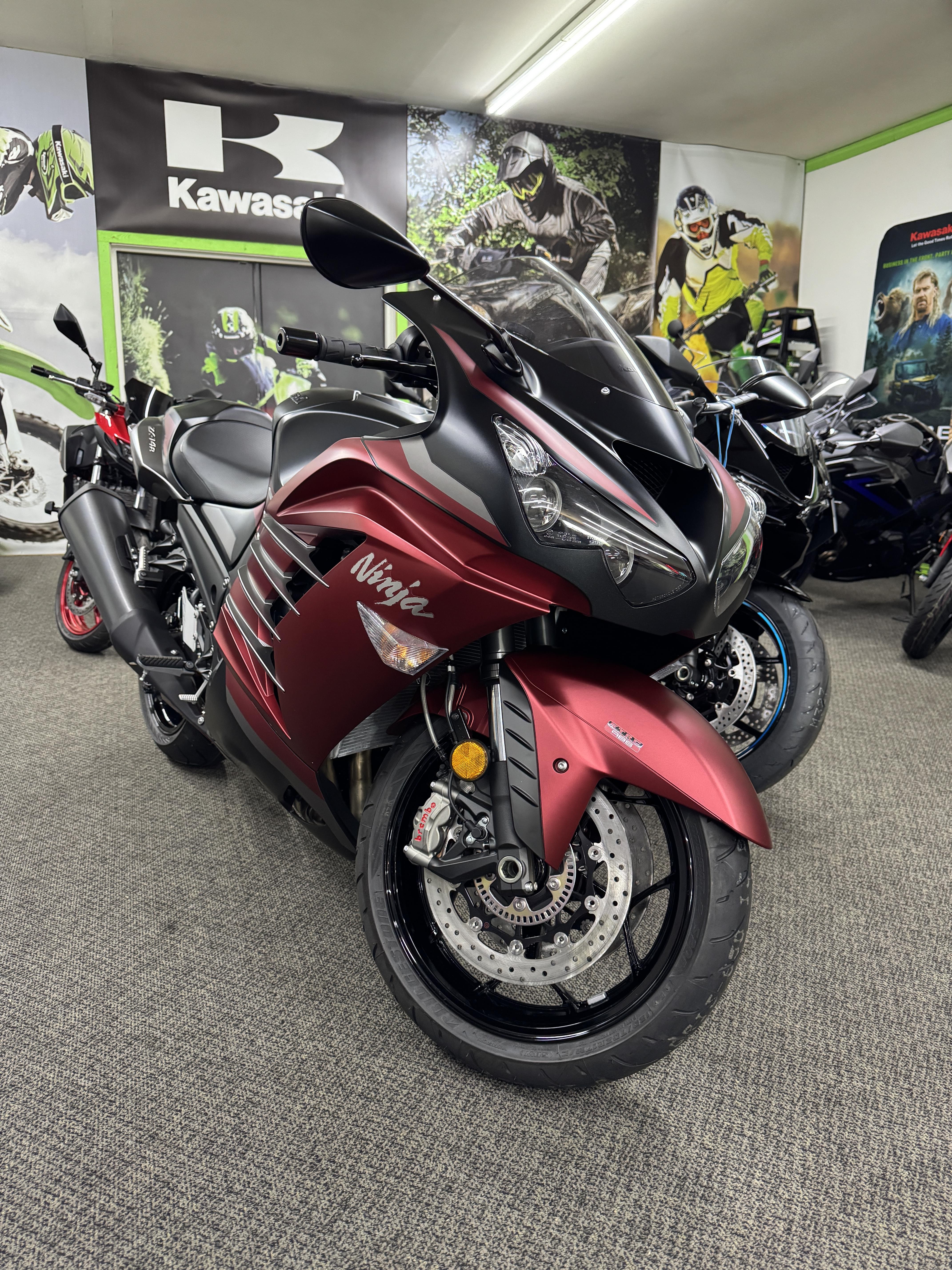 2025 Kawasaki Ninja® ZX™-14R ABS - Photo 2