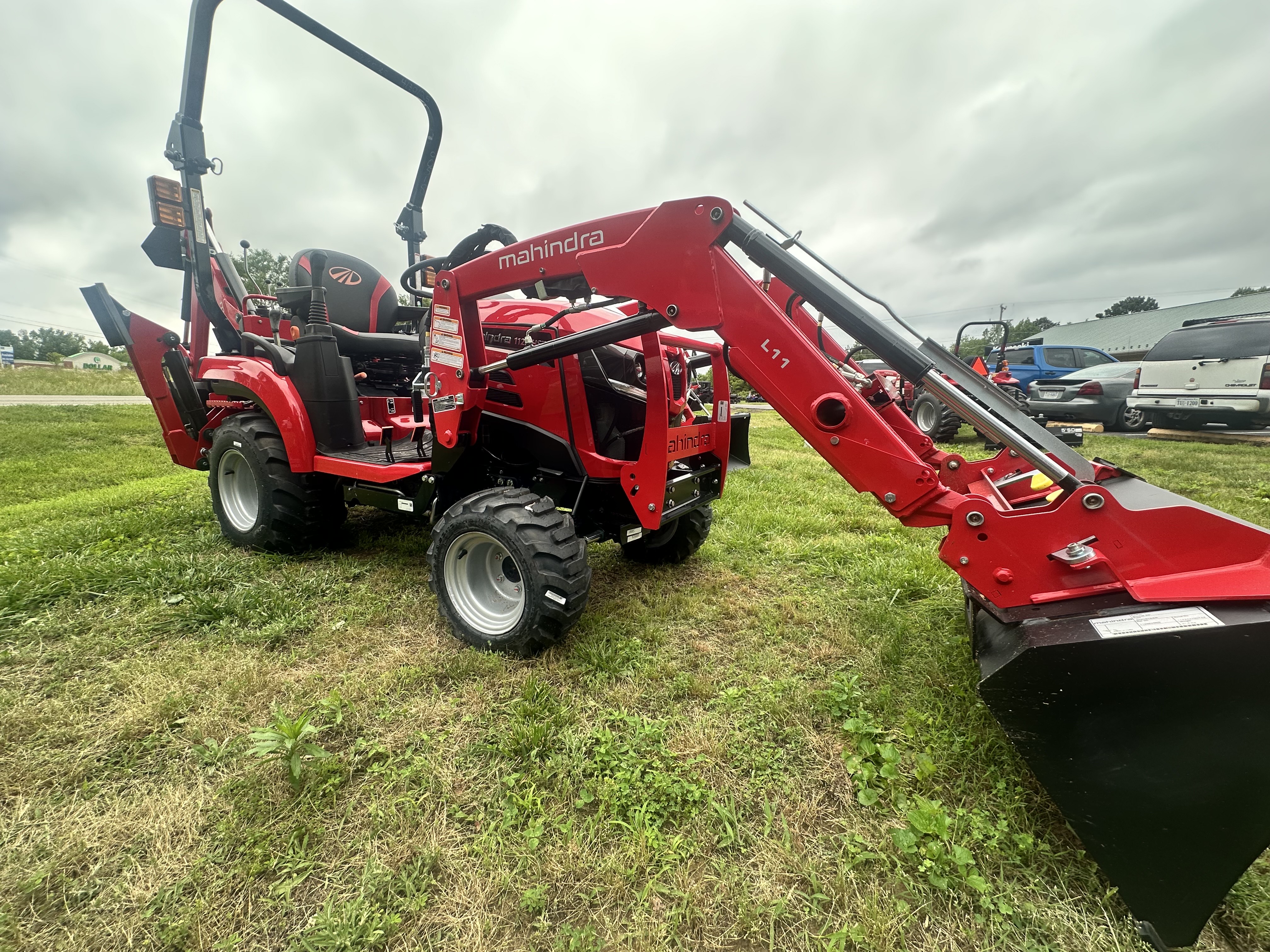2025 Mahindra 1100 Series 1123 HST - Photo 4
