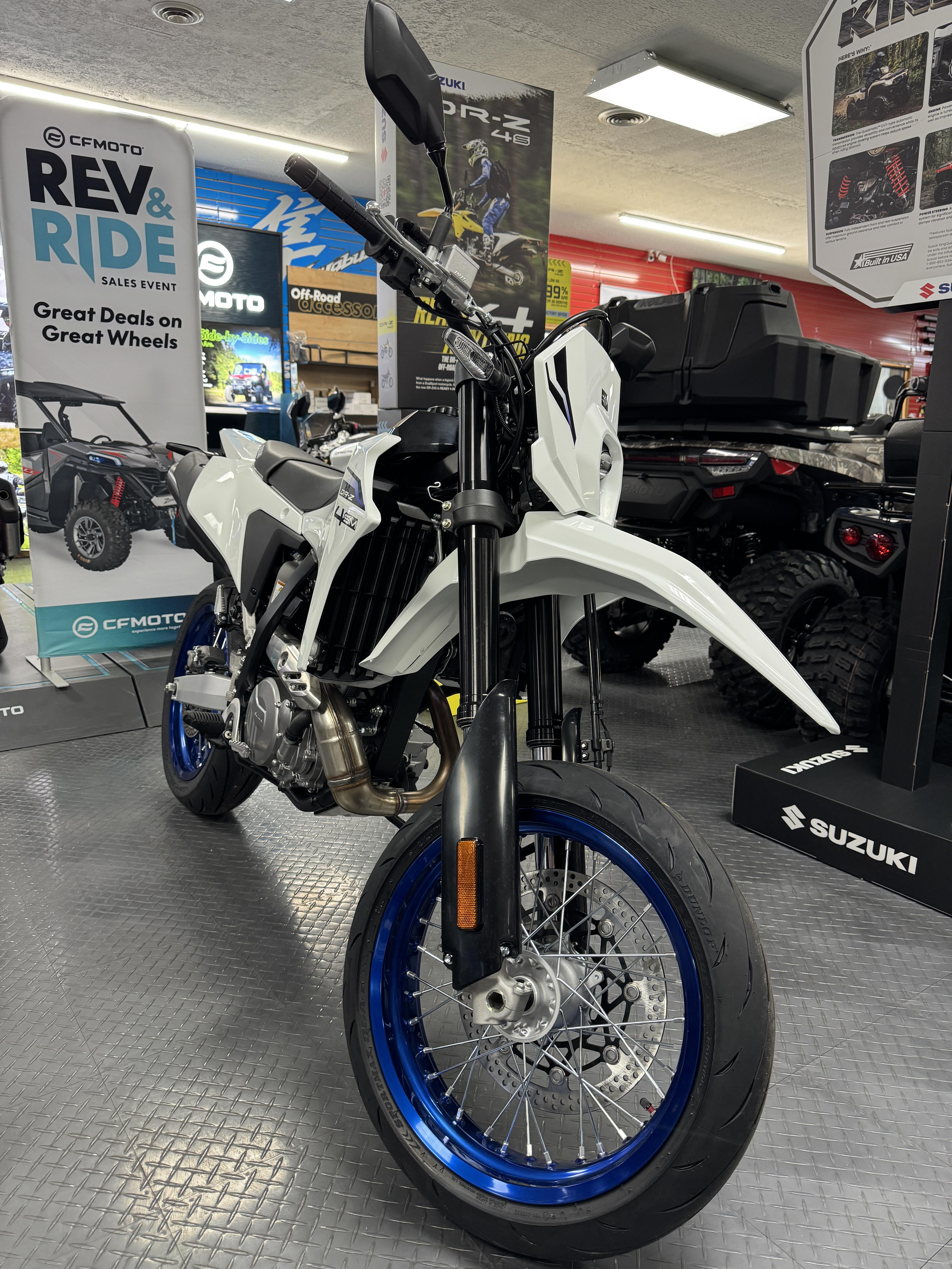 2025 Suzuki DR-Z 4SM - Photo 2