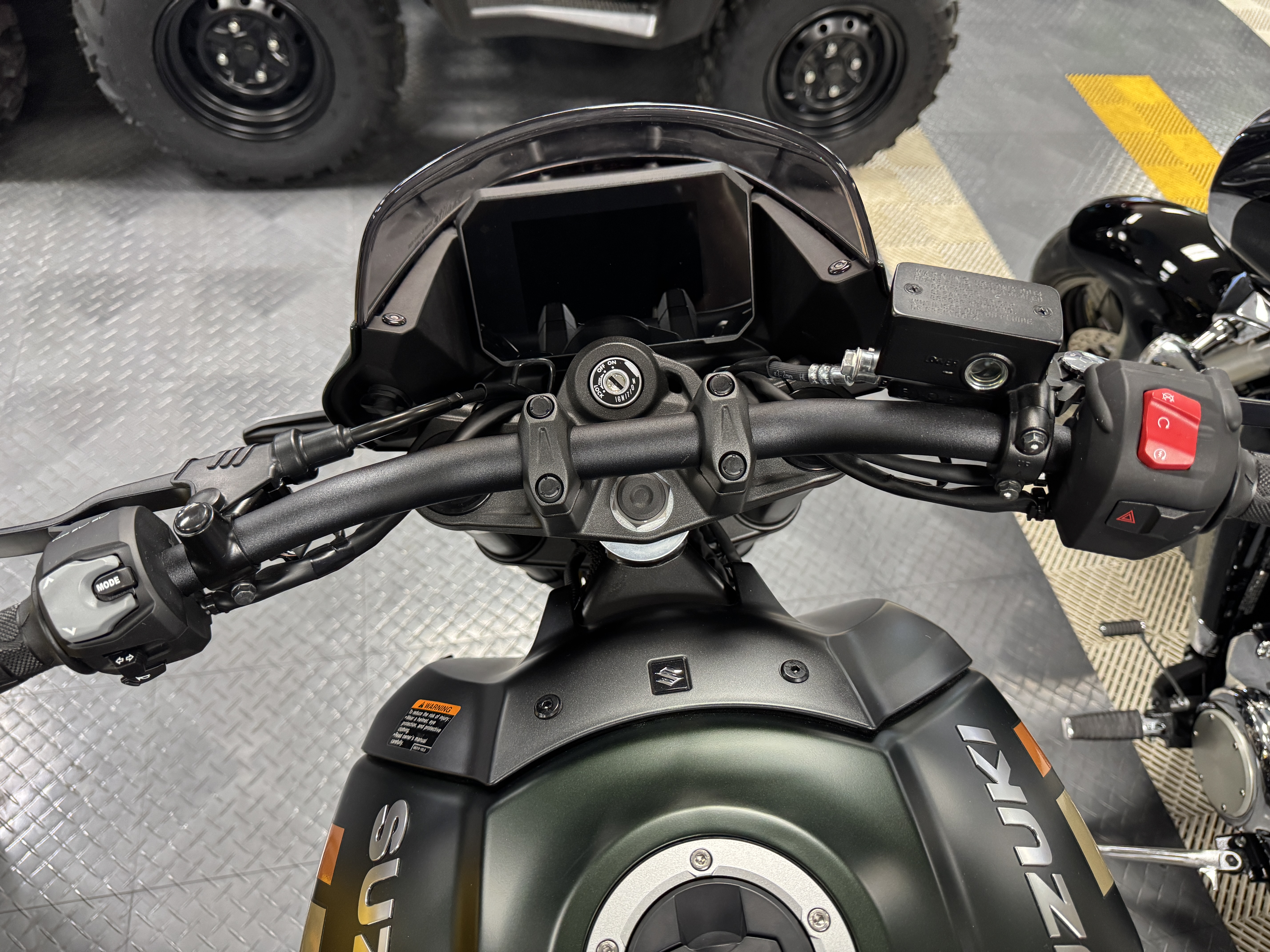 2026 Suzuki GSX 8TT - Photo 3