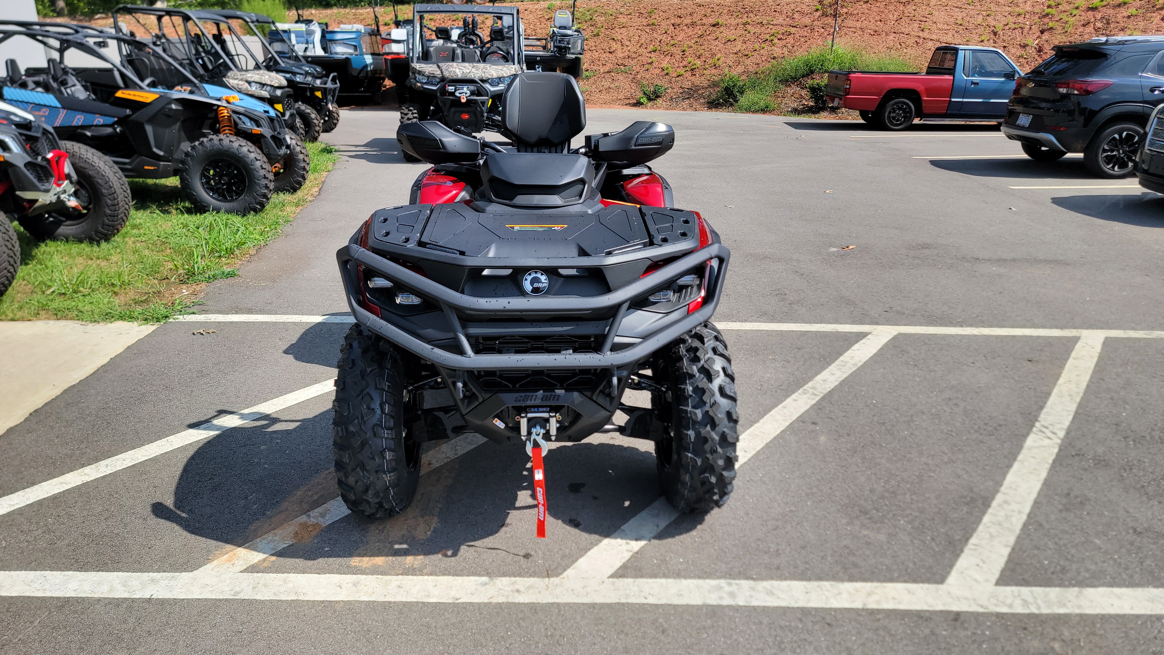 2025 Can-Am Outlander MAX XT 850 - Photo 8