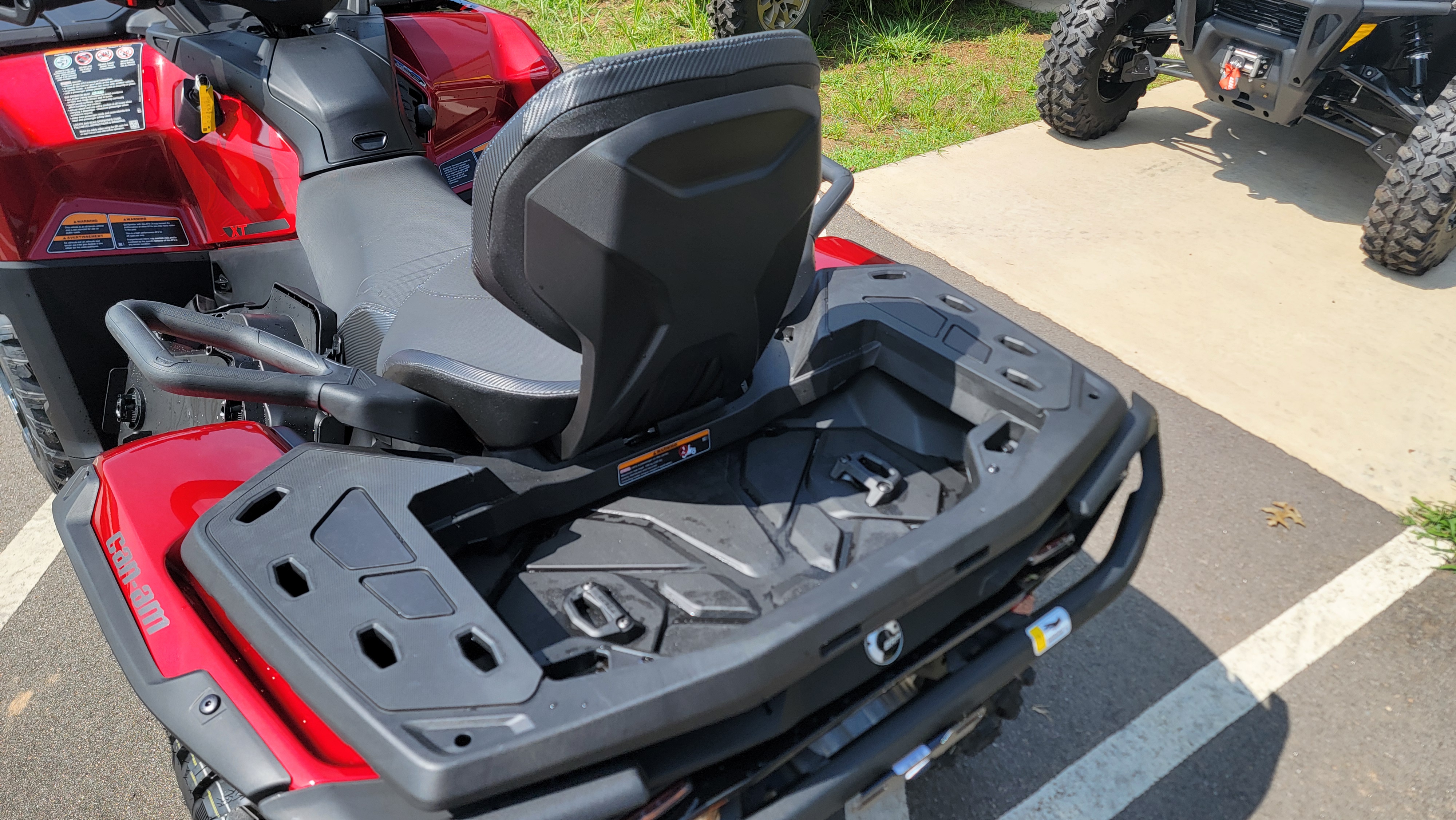 2025 Can-Am Outlander MAX XT 850 - Photo 13