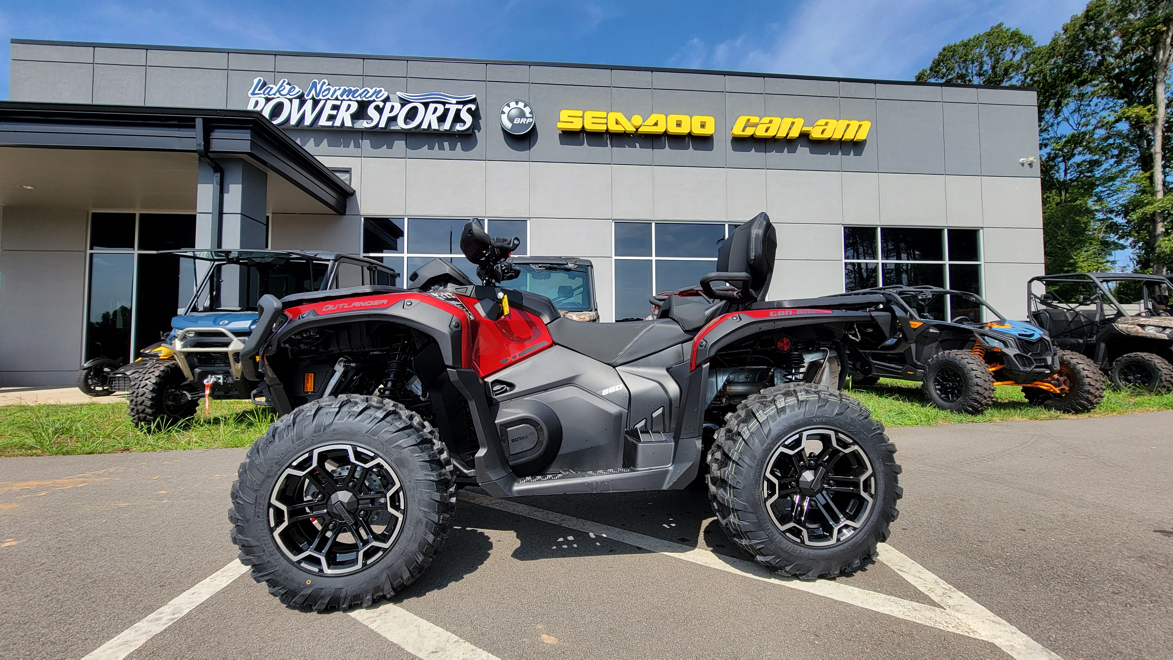 2025 Can-Am Outlander MAX XT 850 - Photo 7