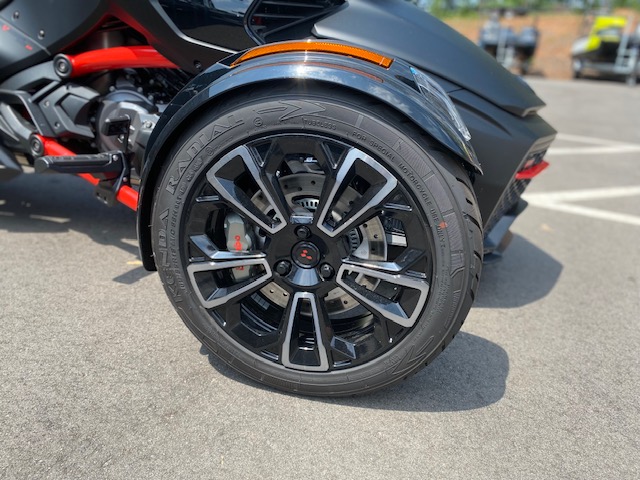 2025 Can-Am Spyder F3 S - Photo 17
