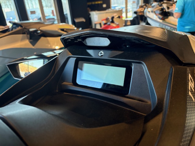 2025 Sea-Doo GTI SE 130 - Photo 11