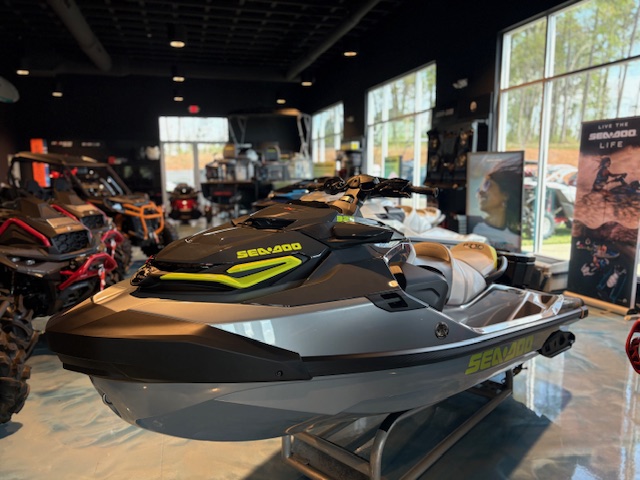 2025 Sea-Doo RXT-X 325 - Photo 8