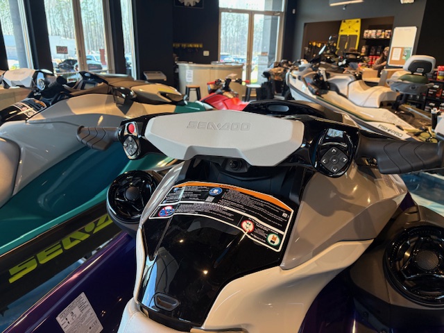 2025 Sea-Doo GTI SE 170 - Photo 10