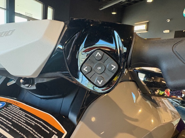 2025 Sea-Doo GTI SE 170 - Photo 12