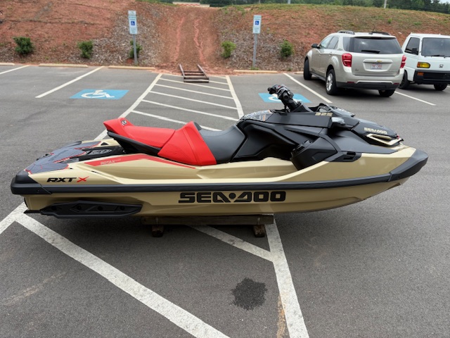 2025 Sea-Doo RXT-X 325 - Photo 6