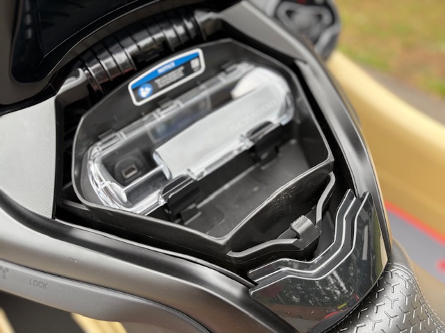 2025 Sea-Doo RXT-X 325 - Photo 18
