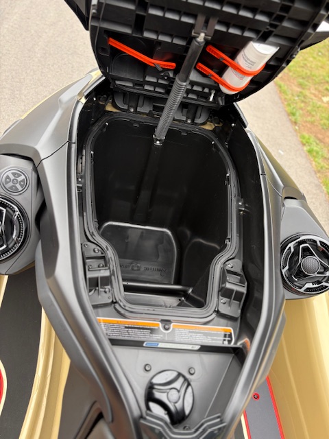 2025 Sea-Doo RXT-X 325 - Photo 20