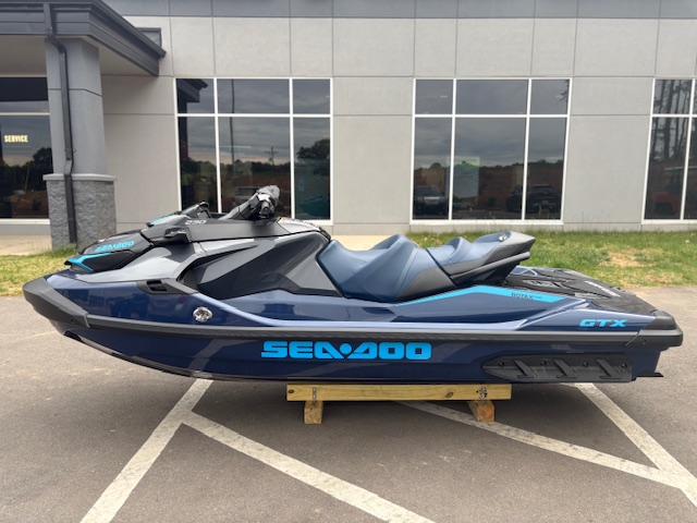 2025 Sea-Doo GTX 230 - Photo 6