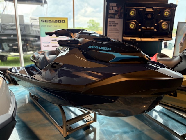 2025 Sea-Doo GTX 300 - Photo 12