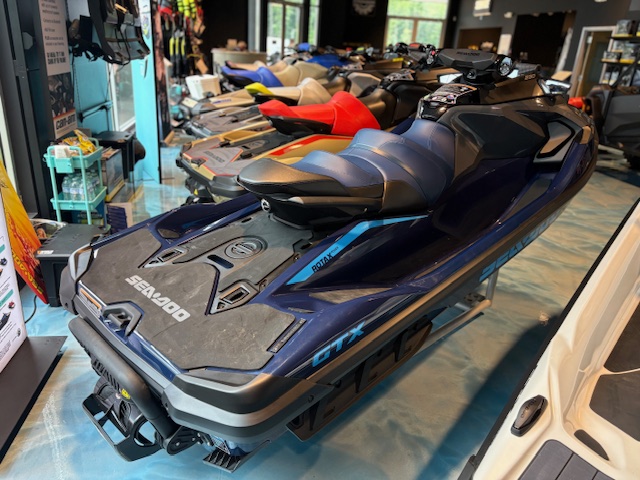 2025 Sea-Doo GTX 300 - Photo 16