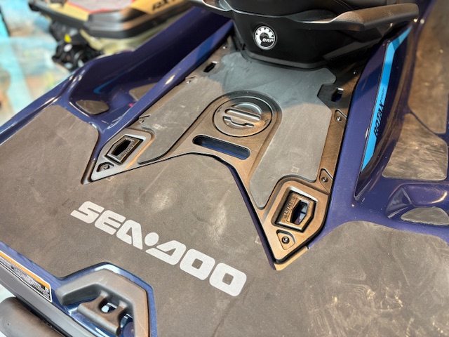 2025 Sea-Doo GTX 300 - Photo 17