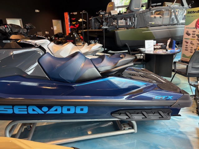 2025 Sea-Doo GTX 300 - Photo 18