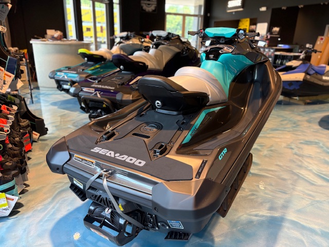 2025 Sea-Doo GTR 230 - Photo 6