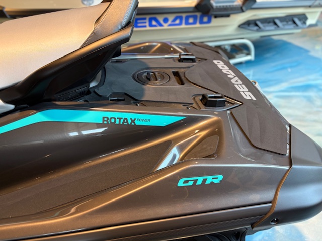 2025 Sea-Doo GTR 230 - Photo 9