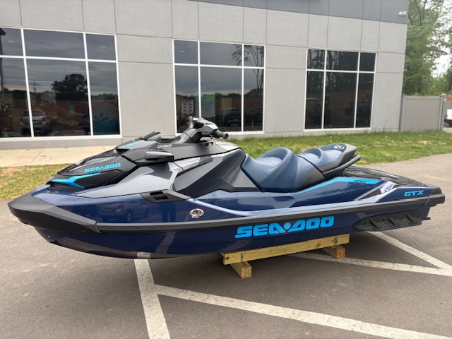 2025 Sea-Doo GTX 300 - Photo 5