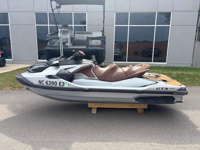 2018 Sea-Doo GTX Limited 230 Rotax® 1500 HO ACE™ - Photo 2