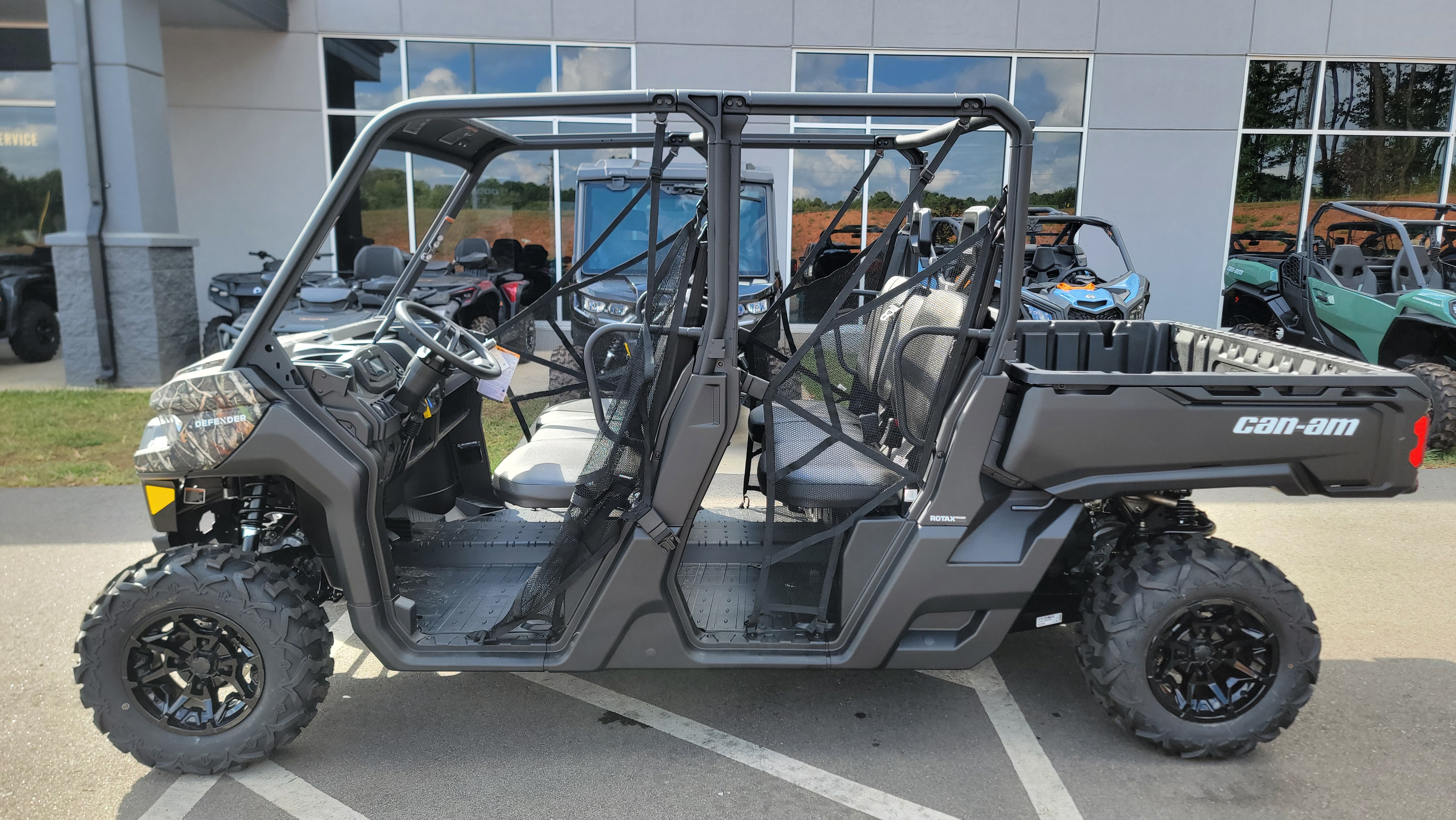 2025 Can-Am Defender MAX DPS HD7 - Photo 3