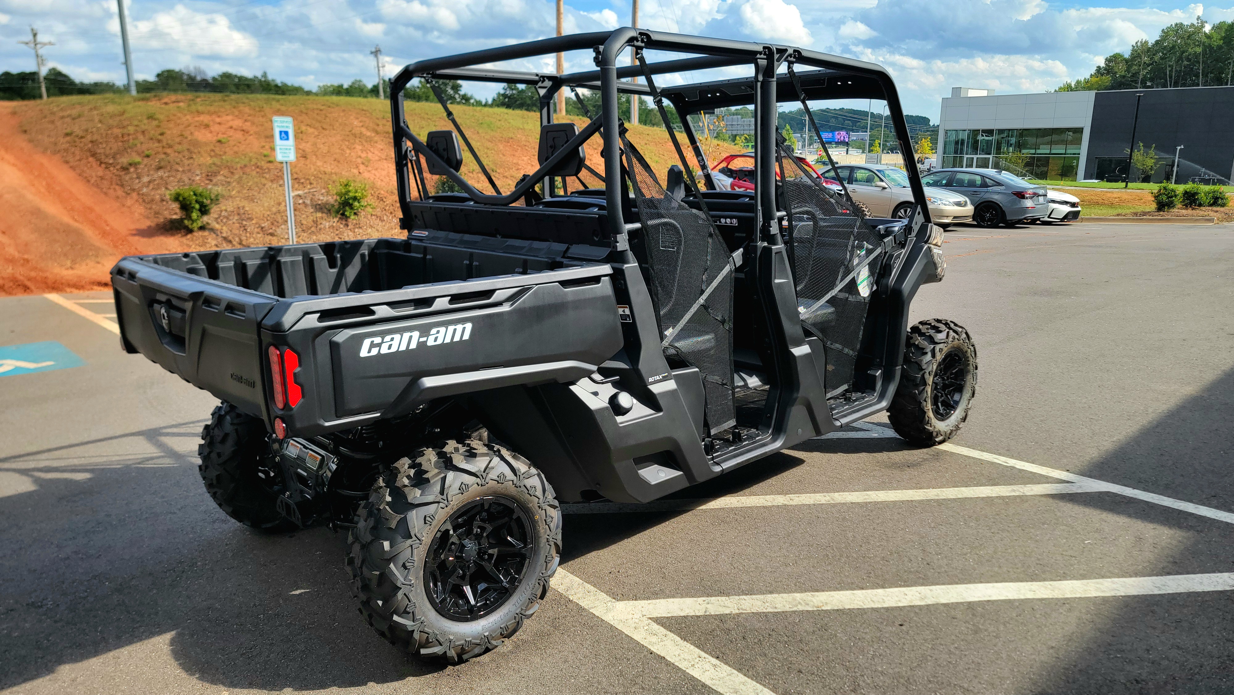 2025 Can-Am Defender MAX DPS HD7 - Photo 7
