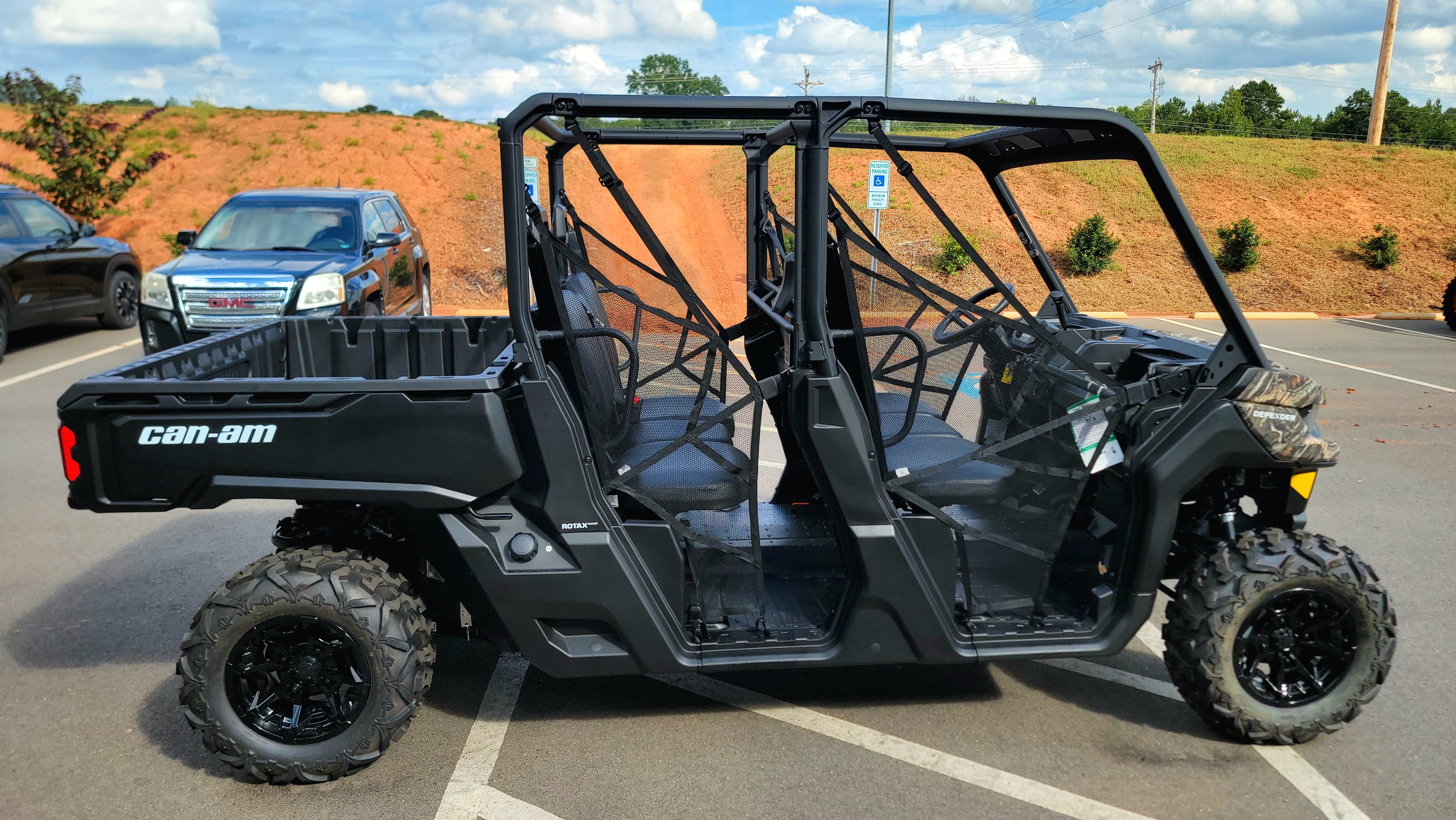 2025 Can-Am Defender MAX DPS HD7 - Photo 8