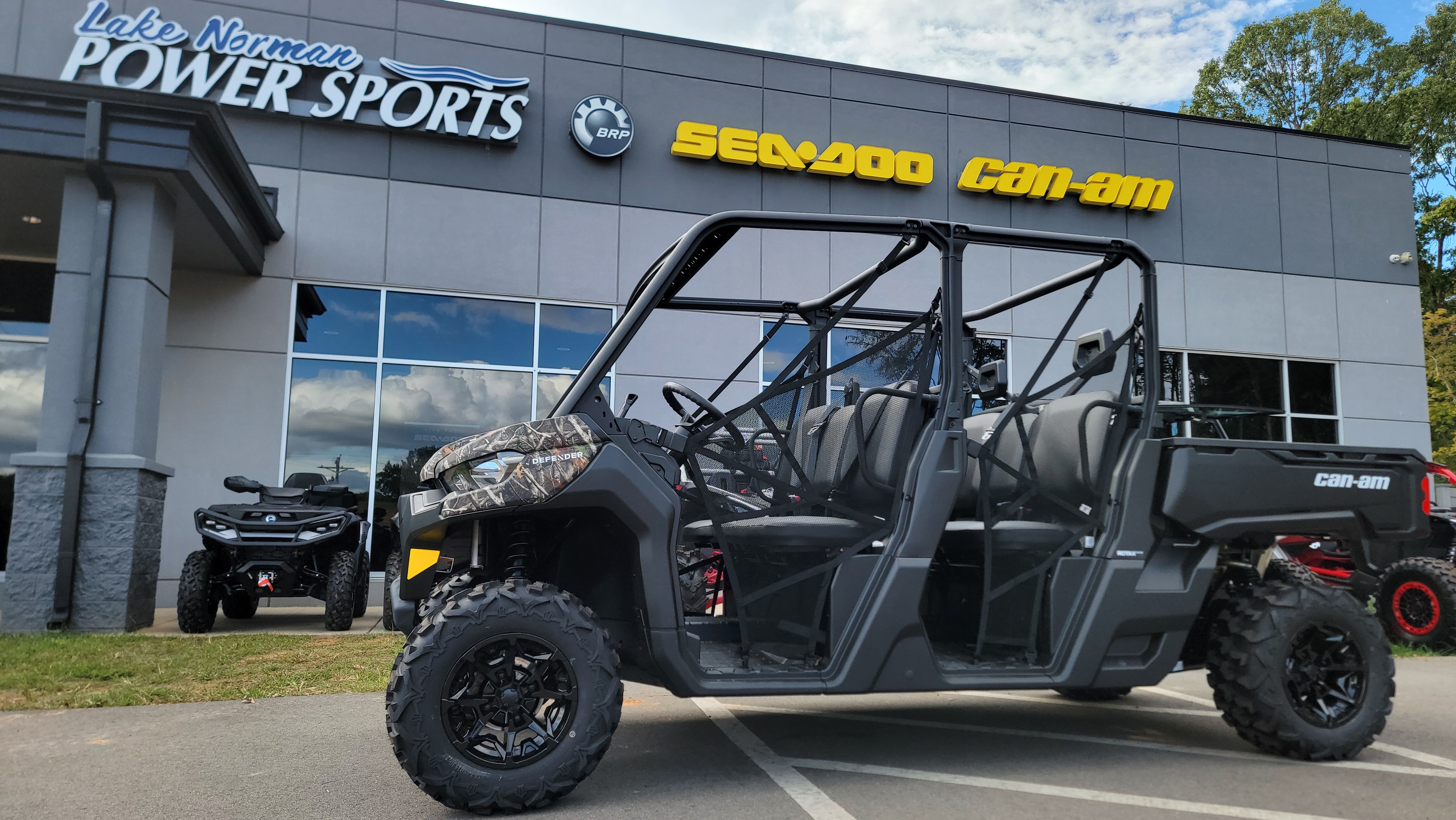 2025 Can-Am Defender MAX DPS HD7