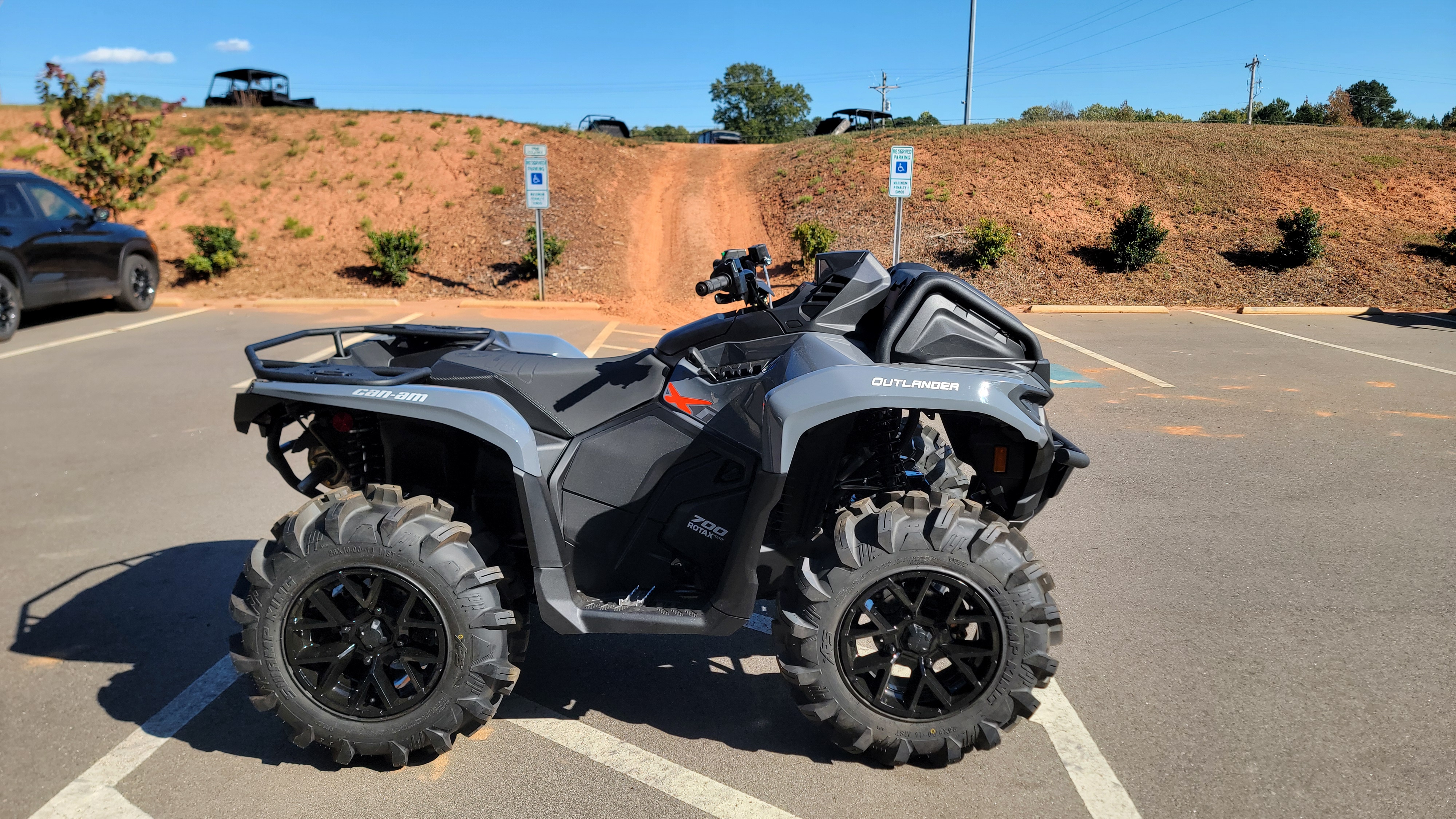2026 Can-Am Outlander™ X mr 700 - Photo 8